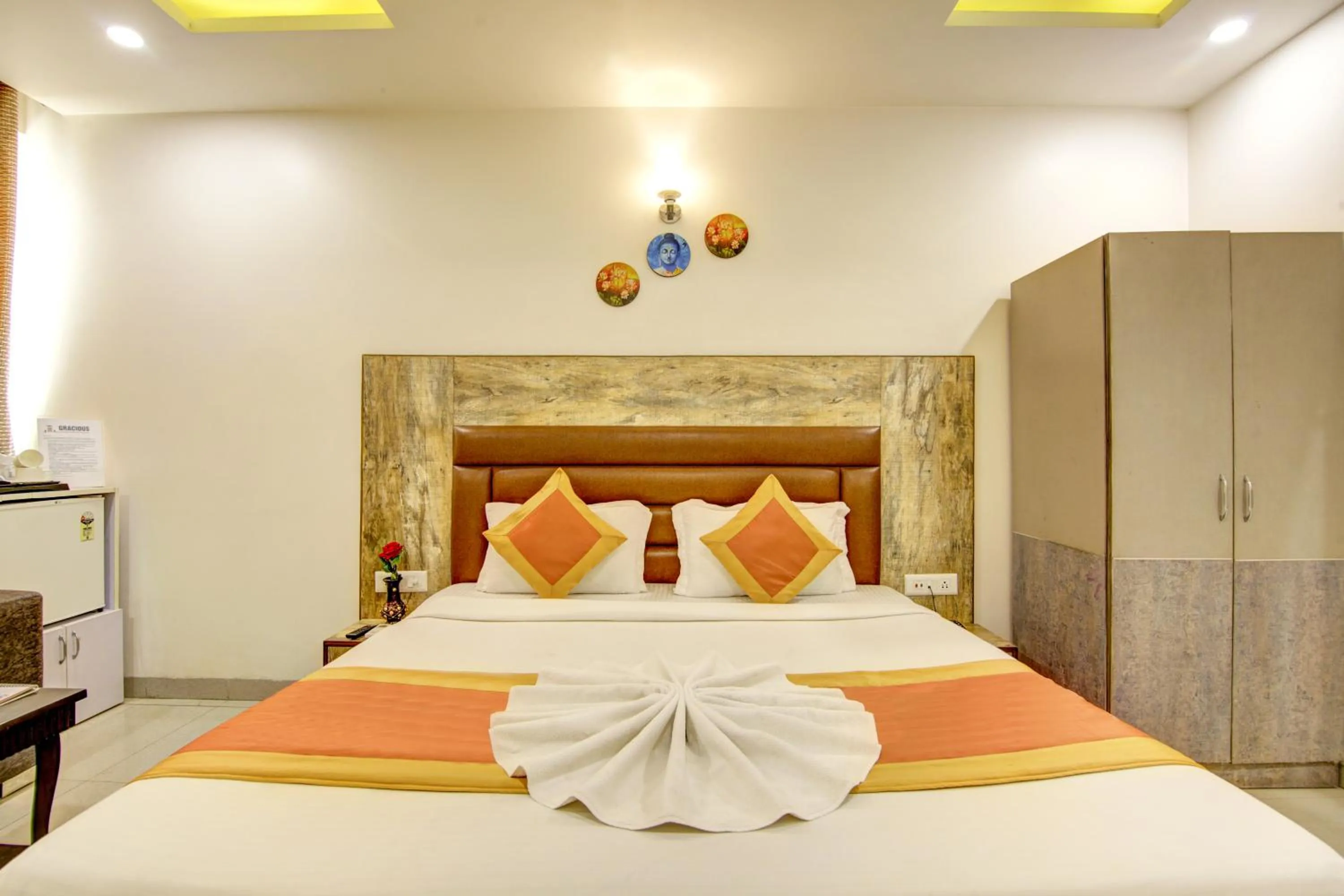 Bed in Gracious by Vishesh Hotels & Home Stay
