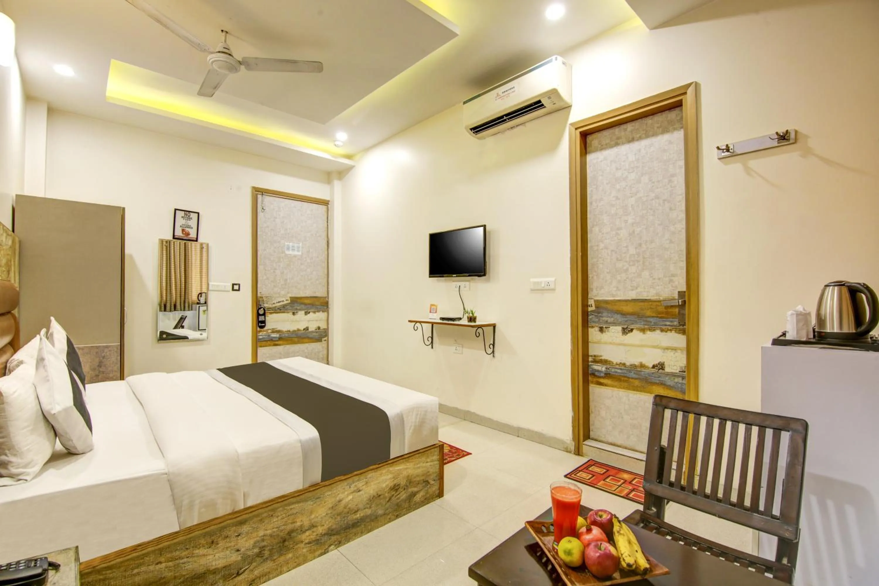 Bedroom, Bed in Gracious by Vishesh Hotels & Home Stay