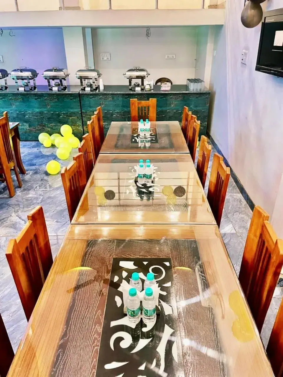 Restaurant/places to eat in Gracious by Vishesh Hotels & Home Stay Restaurant/places to eat in Gracious by Vishesh Hotels & Home Stay