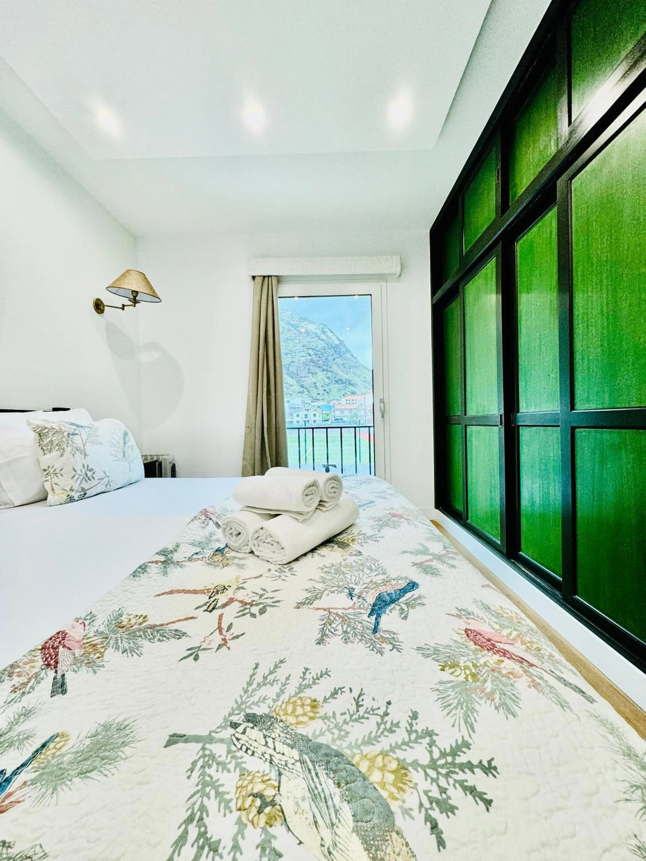 Bed in VALE MAR Guest