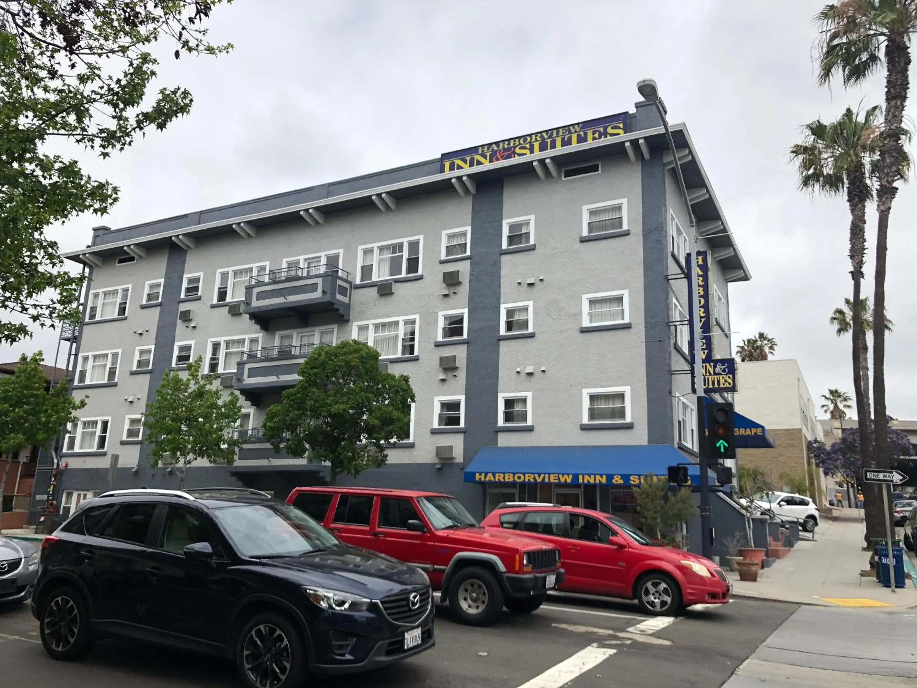 Property building in Harborview Inn & Suites-Convention Center-Airport-Gaslamp-Seaworld-Zoo-Balboa Park Property building in Harborview Inn & Suites-Convention Center-Airport-Gaslamp-Seaworld-Zoo-Balboa Park