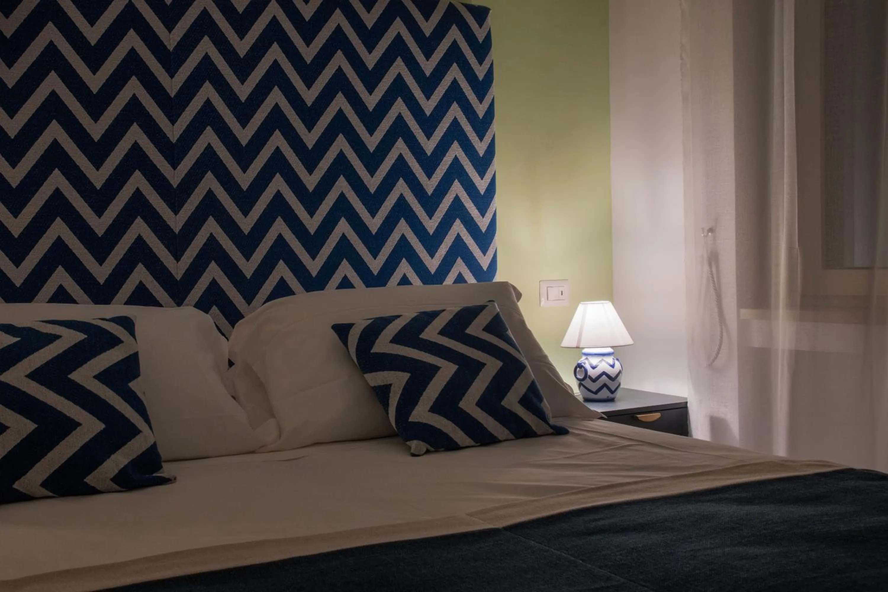 Decorative detail, Bed in Aquae Romanae Piazza Lauro