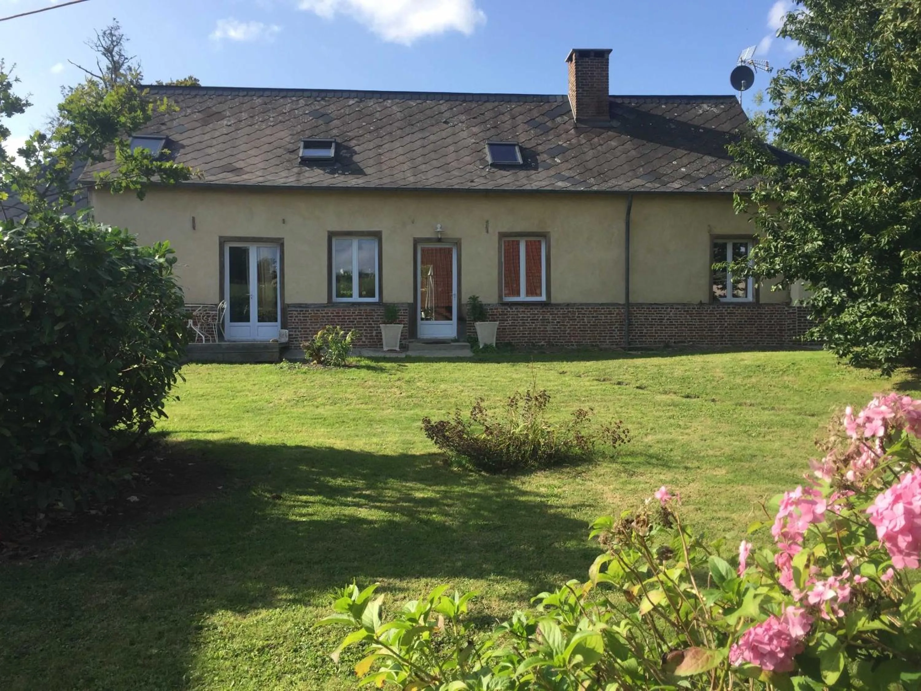Property building in Chambre d'hote Frettecuisse
