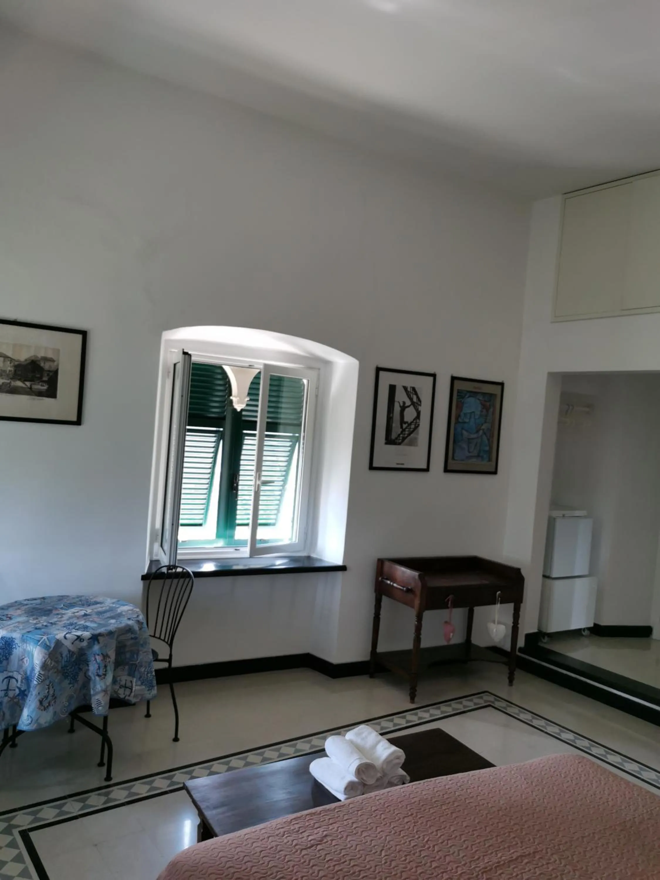 Decorative detail, Bed in Villa Rocca Leivi