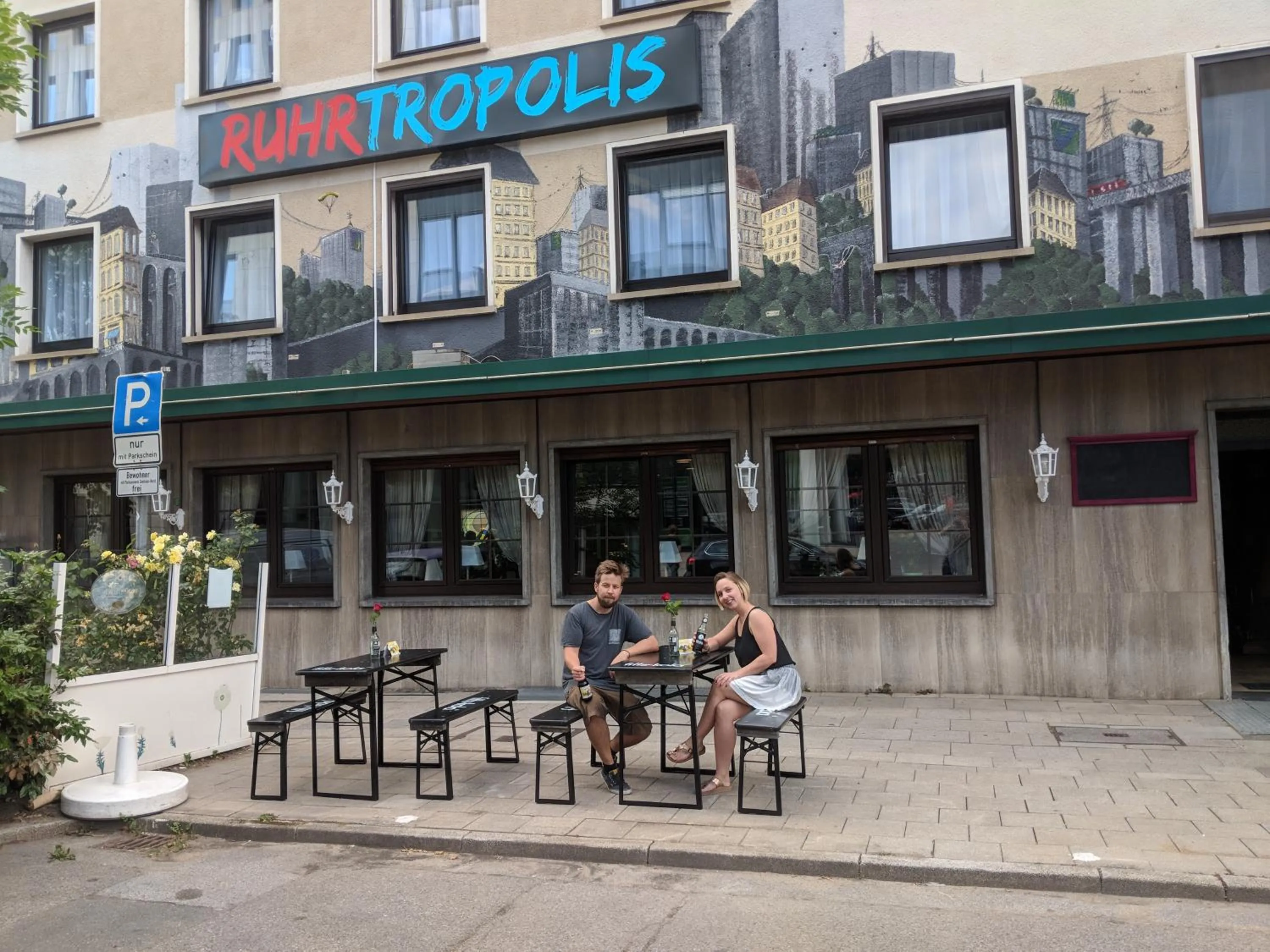 Facade/entrance in Ruhrtropolis Hostel