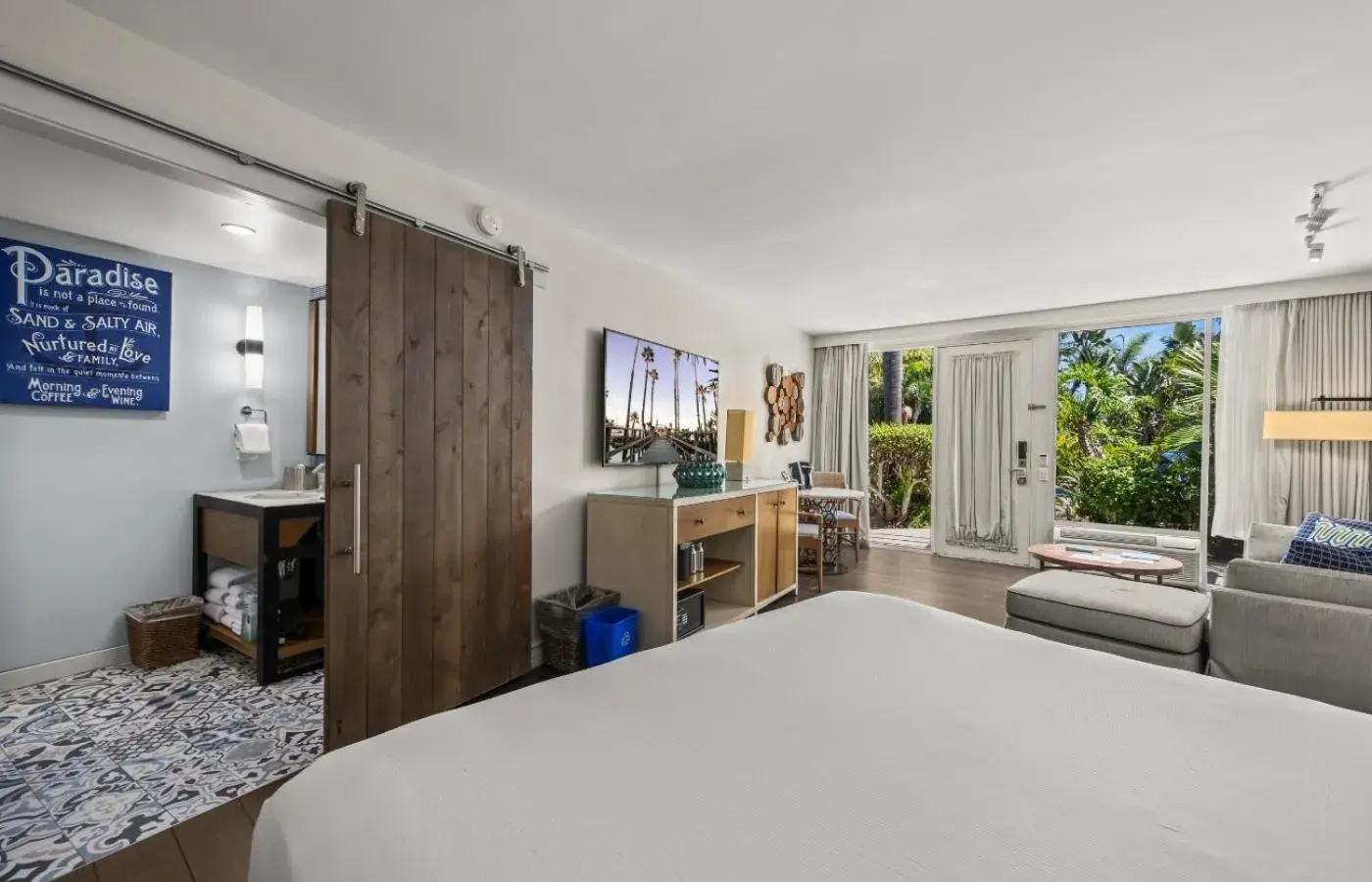 Bedroom, Bed in Paradise Point Resort & Spa Bedroom, Bed in Paradise Point Resort & Spa