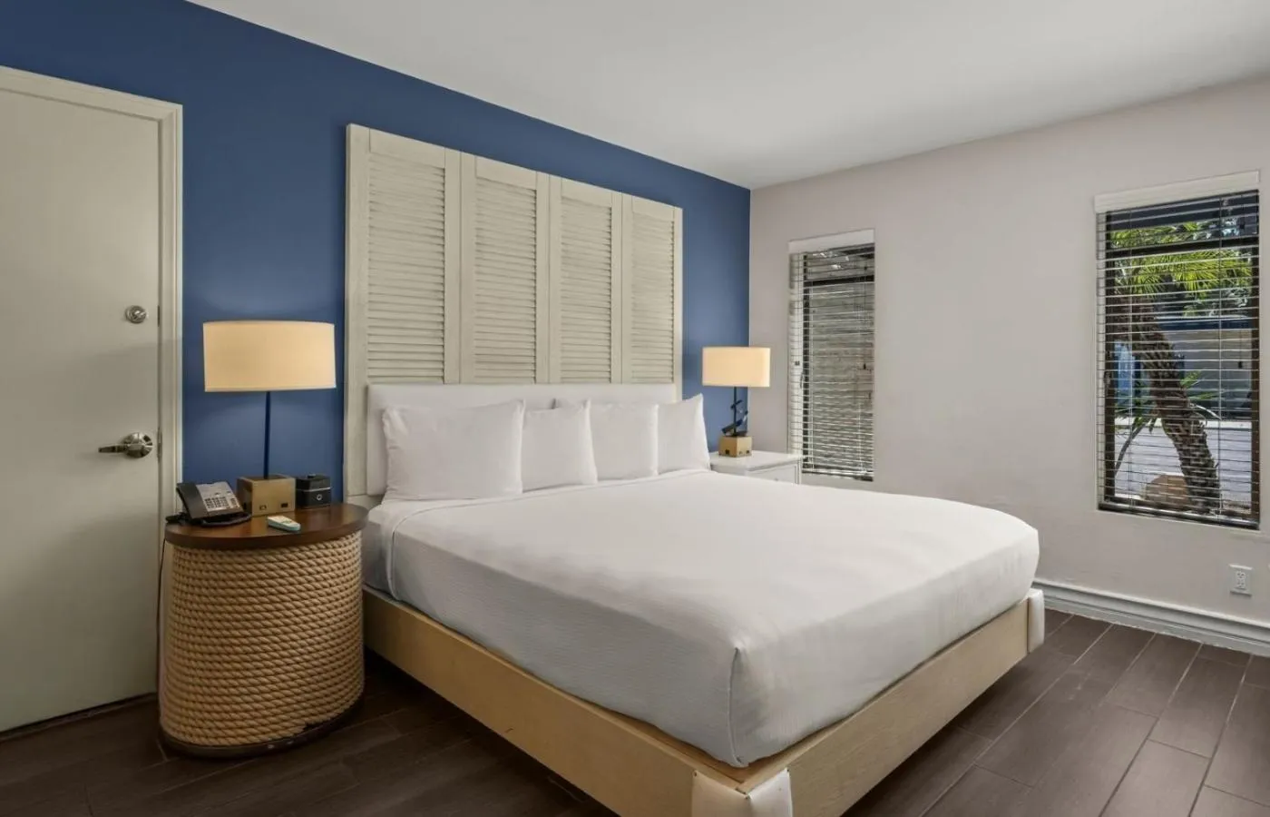 Bedroom, Bed in Paradise Point Resort & Spa