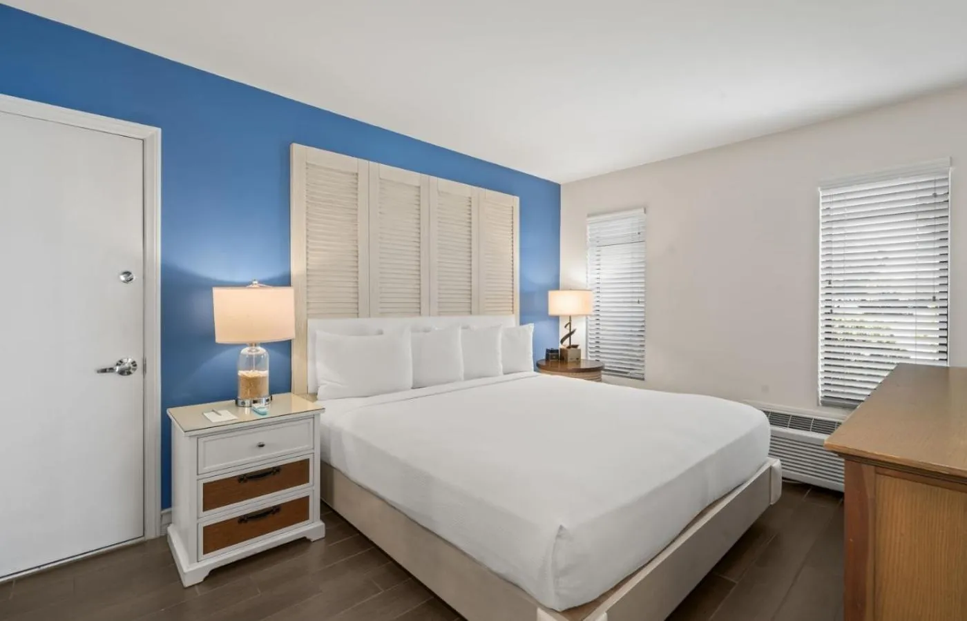 Bedroom, Bed in Paradise Point Resort & Spa