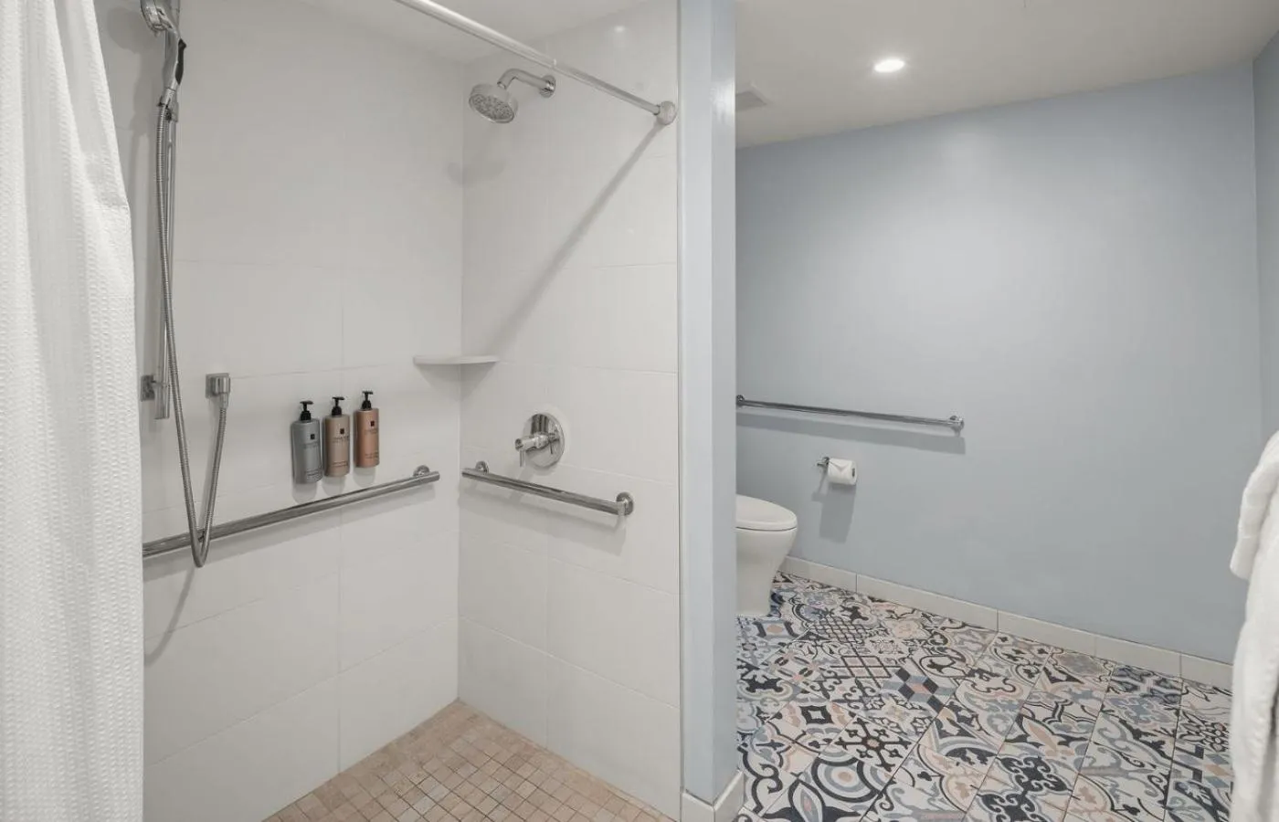 Bathroom in Paradise Point Resort & Spa