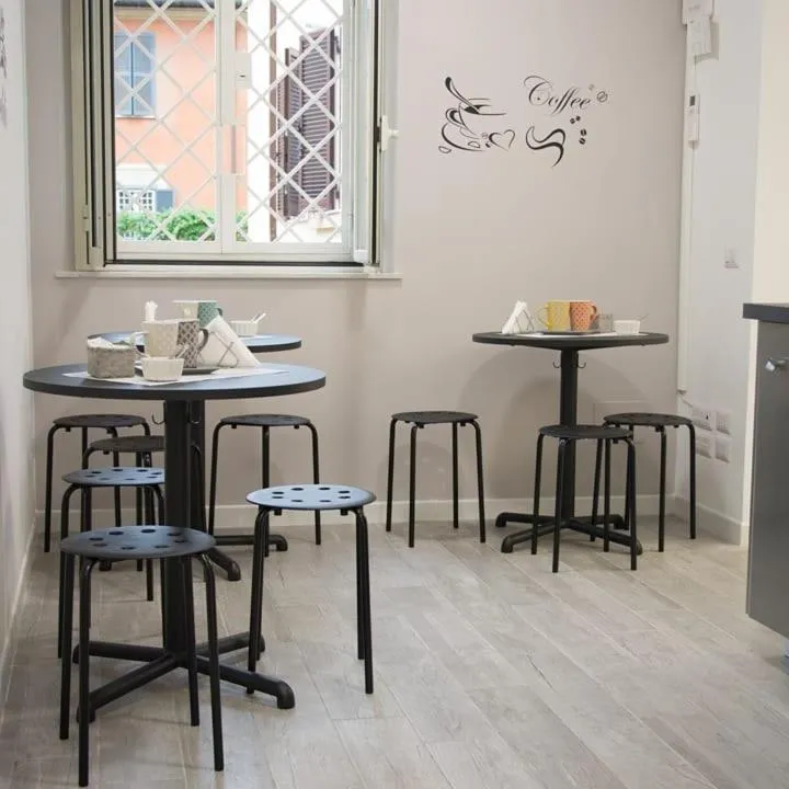 Breakfast in VaticanArt