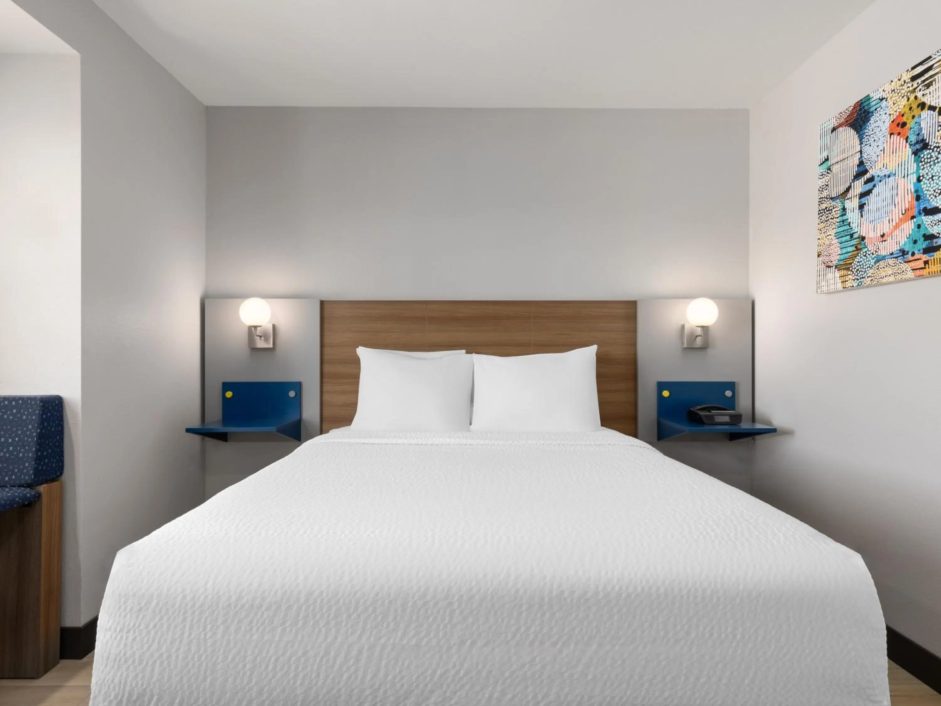 Bed in Microtel Inn & Suites by Wyndham Tracy