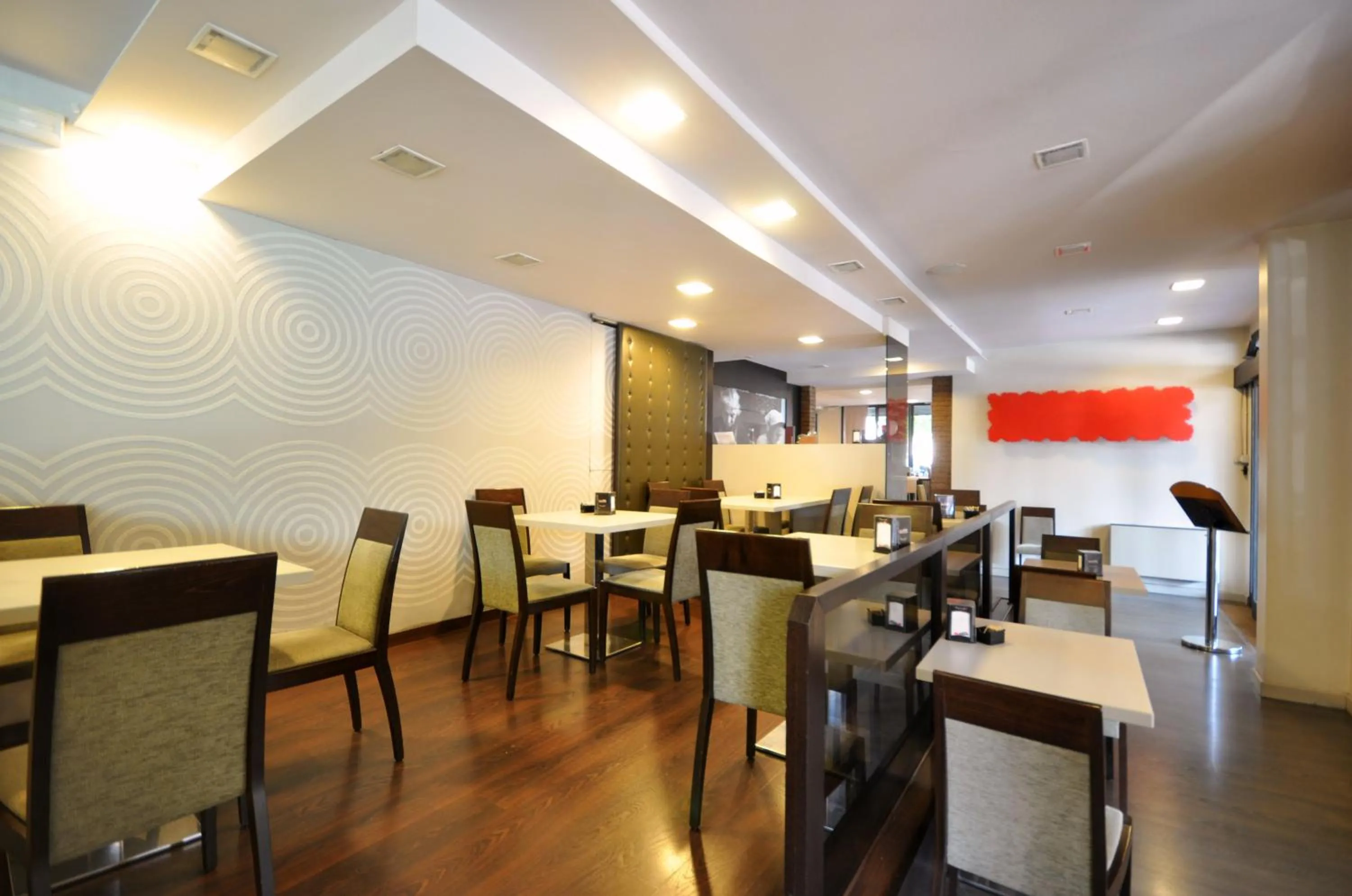 Restaurant/places to eat in Drake