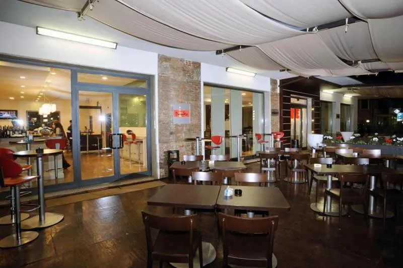 Lounge or bar in Drake
