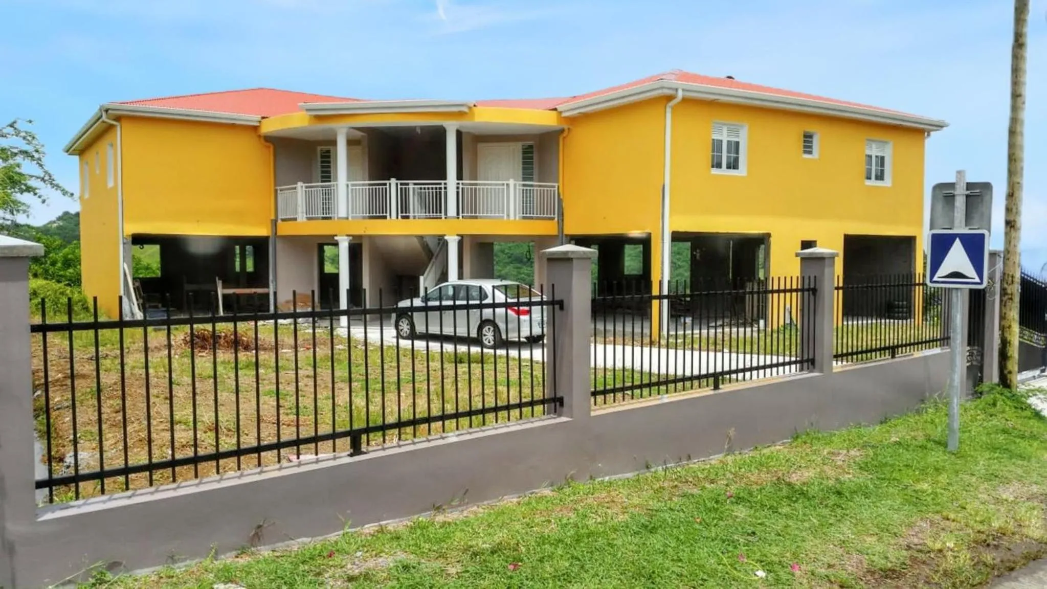 Appartement spacieux avec vue montagne à Le Marin, 82 m².