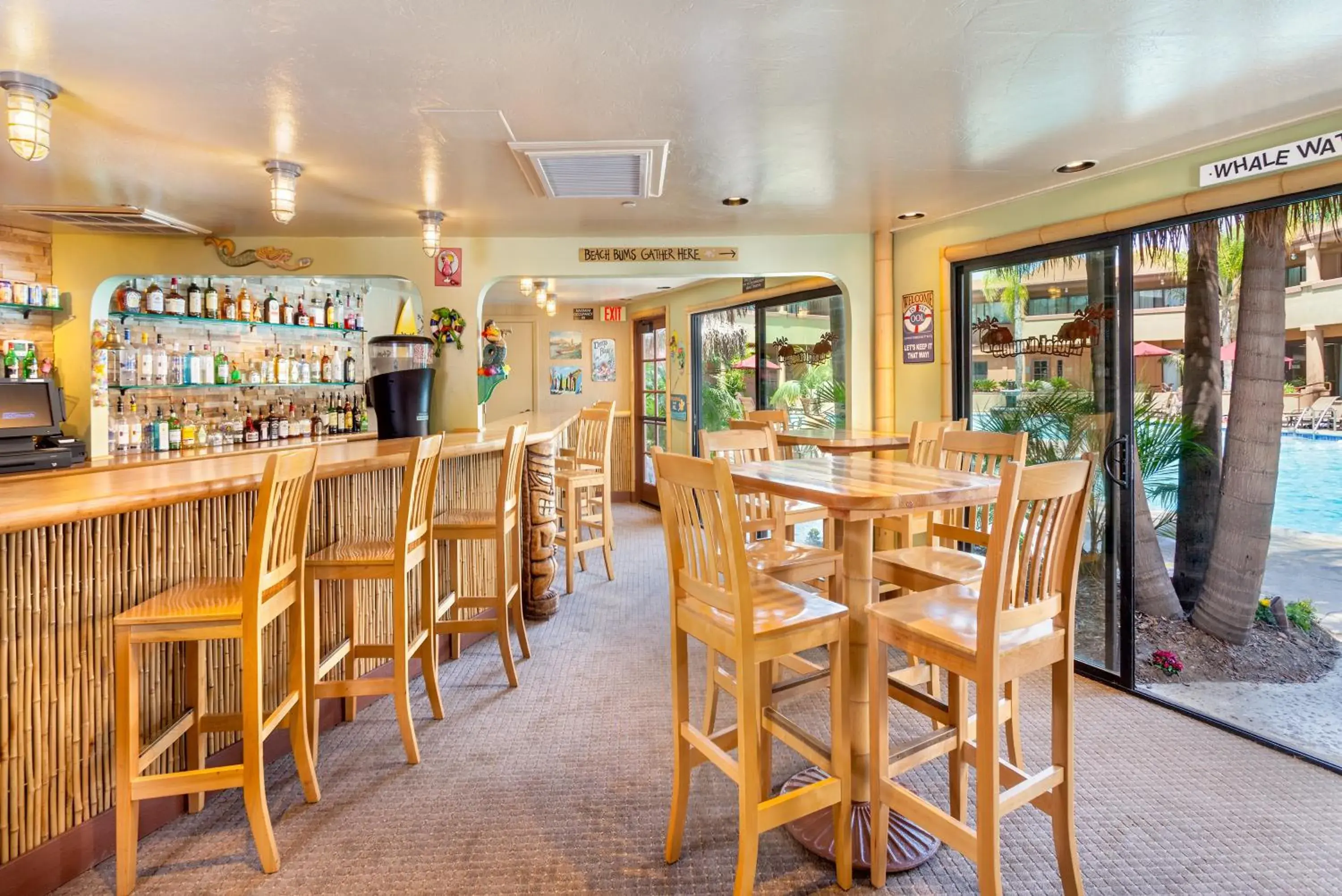 Restaurant/places to eat in Handlery Hotel San Diego Restaurant/places to eat in Handlery Hotel San Diego