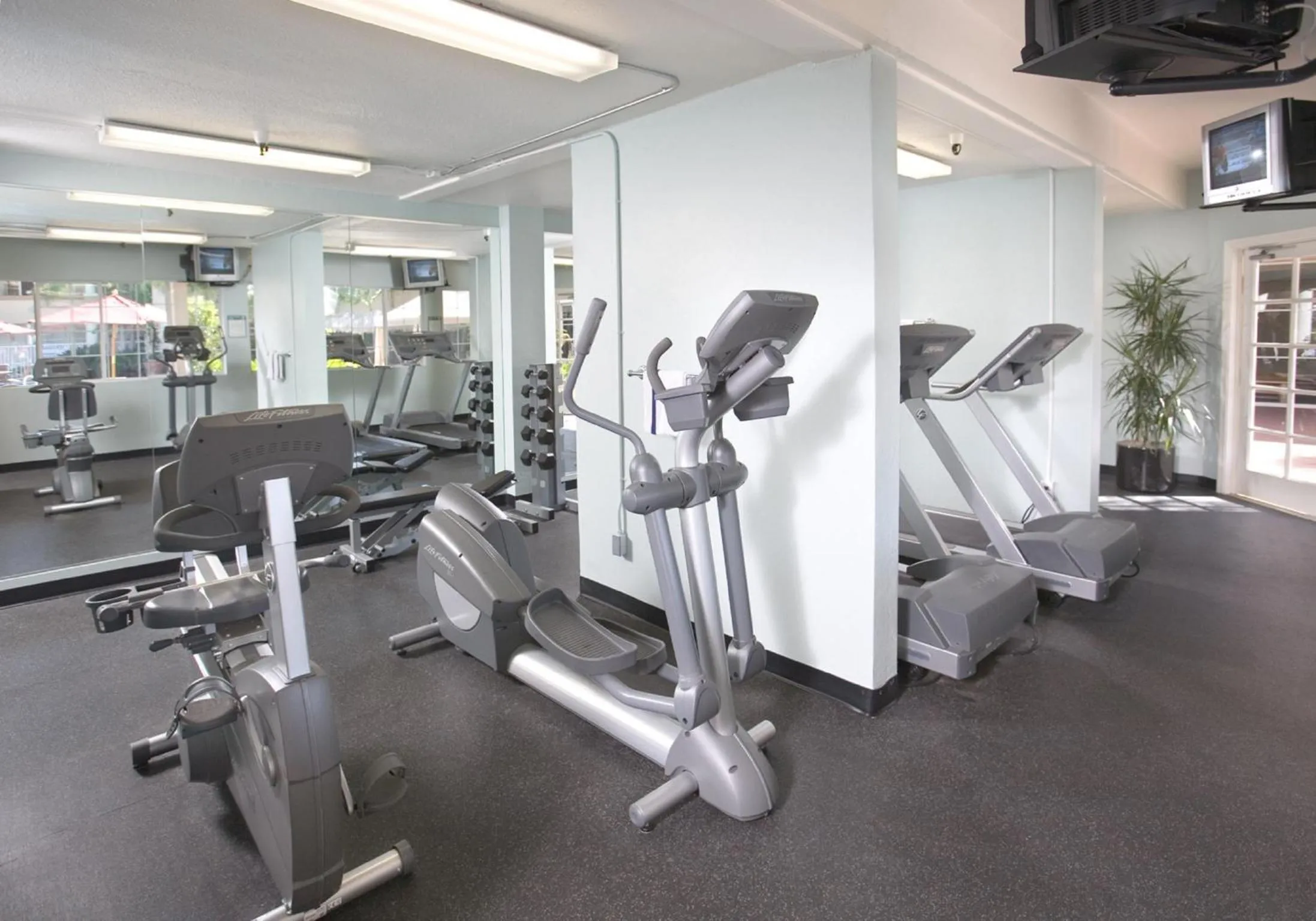 Fitness centre/facilities in Handlery Hotel San Diego