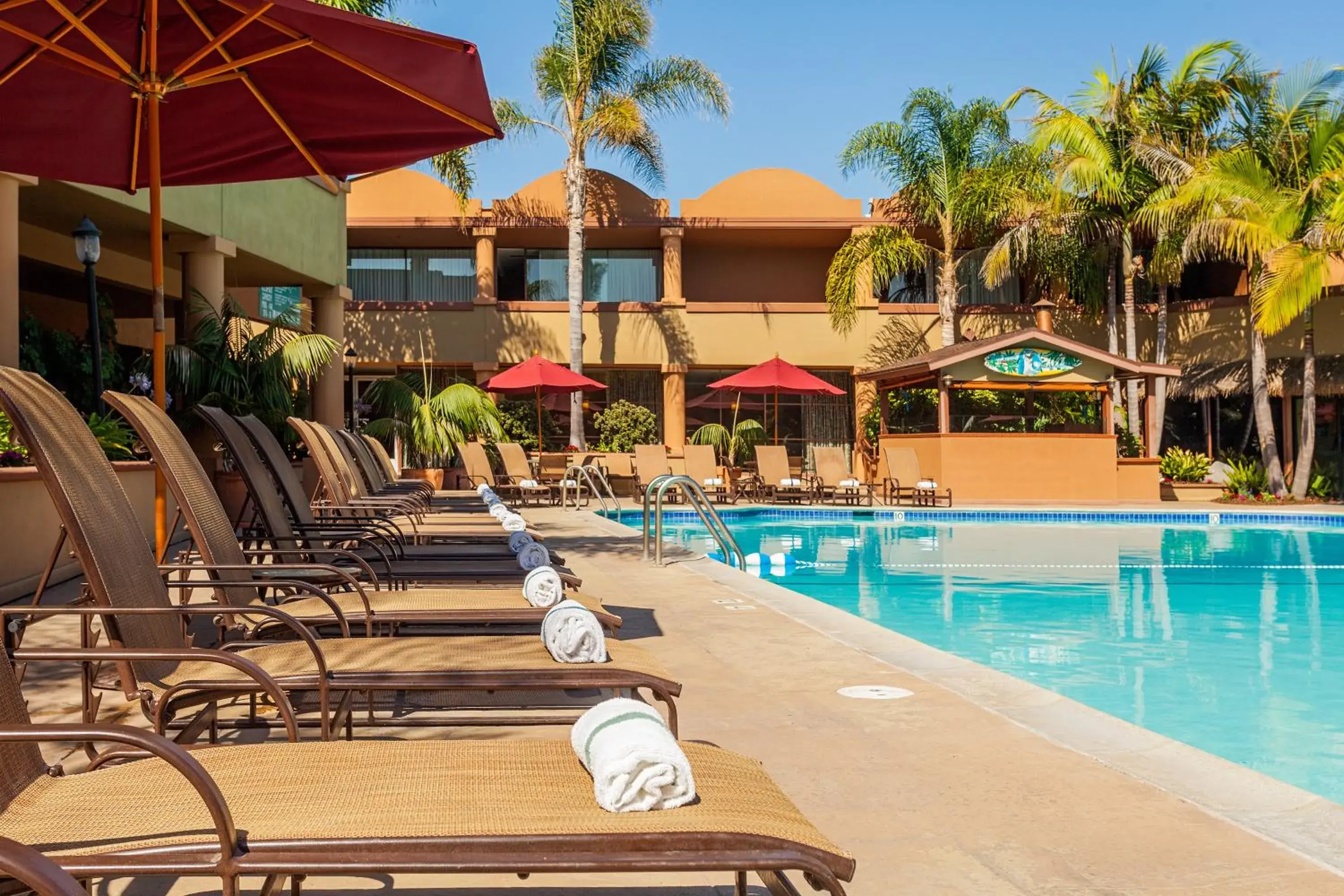 Swimming pool in Handlery Hotel San Diego Swimming pool in Handlery Hotel San Diego