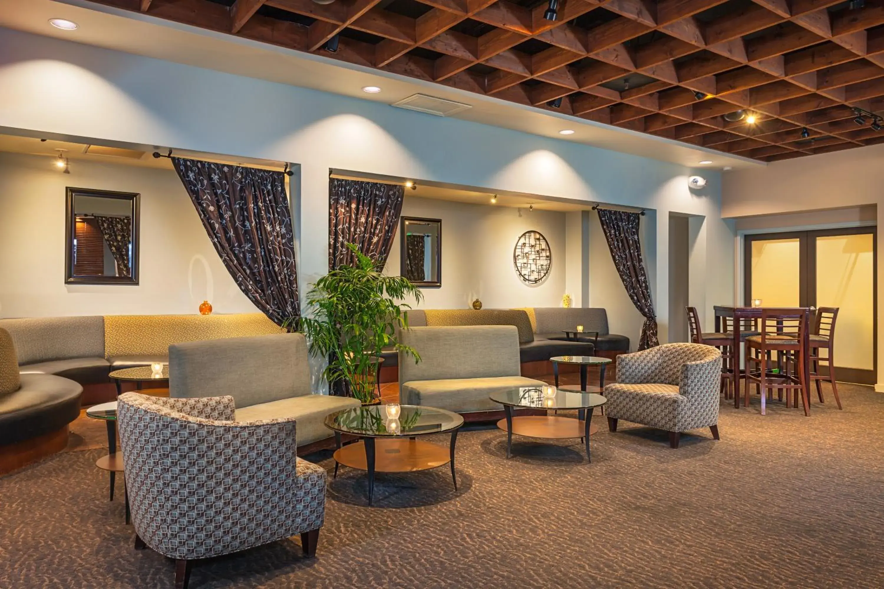 Lounge or bar in Handlery Hotel San Diego Lounge or bar in Handlery Hotel San Diego