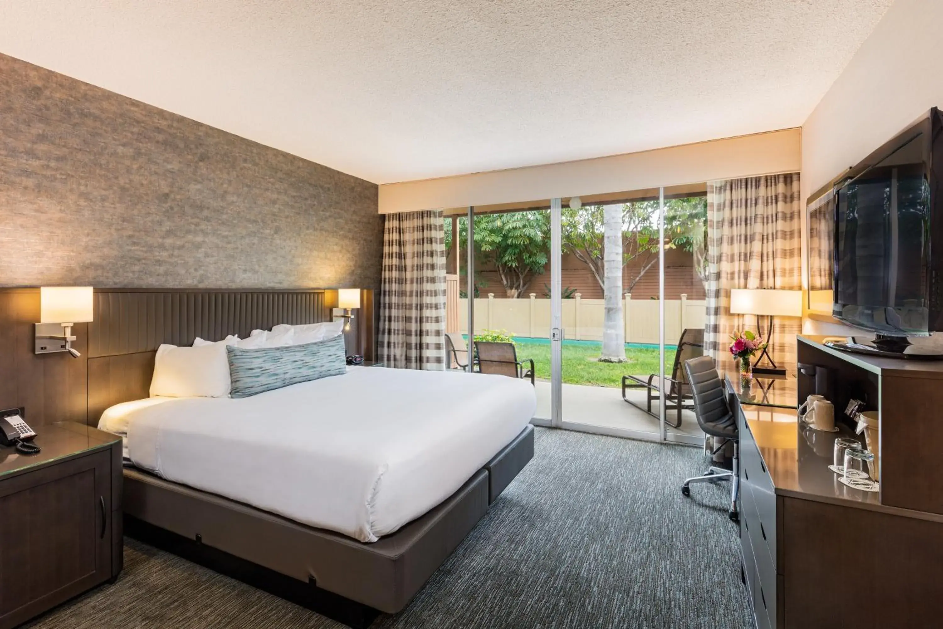 Bed in Handlery Hotel San Diego Bed in Handlery Hotel San Diego