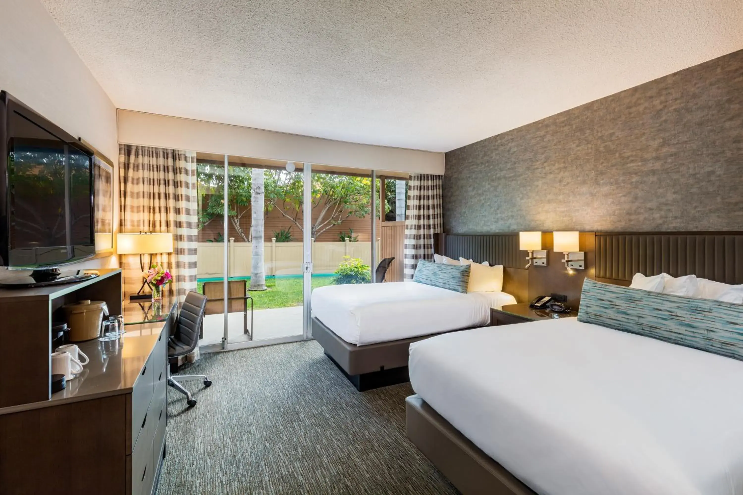 Bed in Handlery Hotel San Diego Bed in Handlery Hotel San Diego