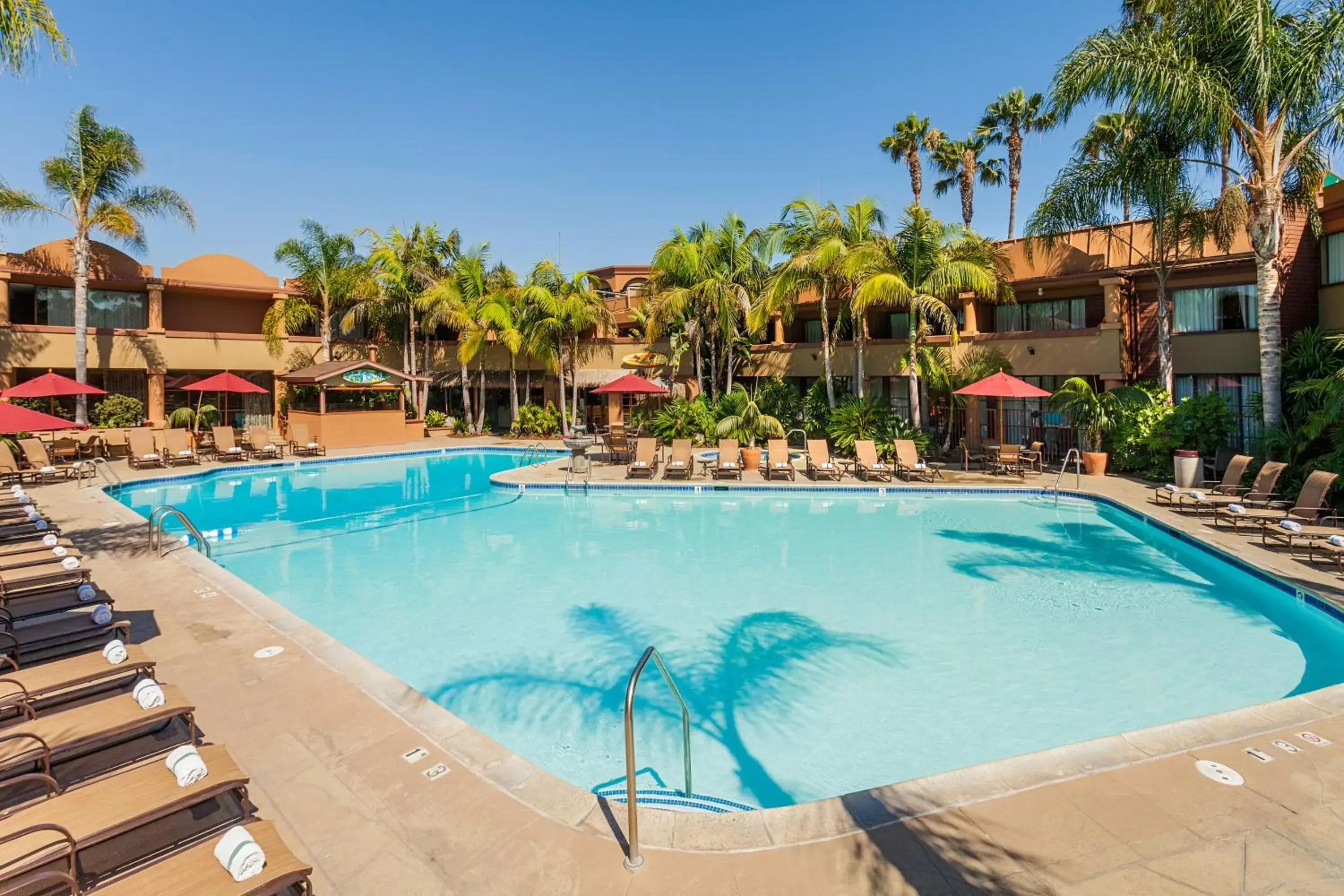 Swimming pool in Handlery Hotel San Diego Swimming pool in Handlery Hotel San Diego