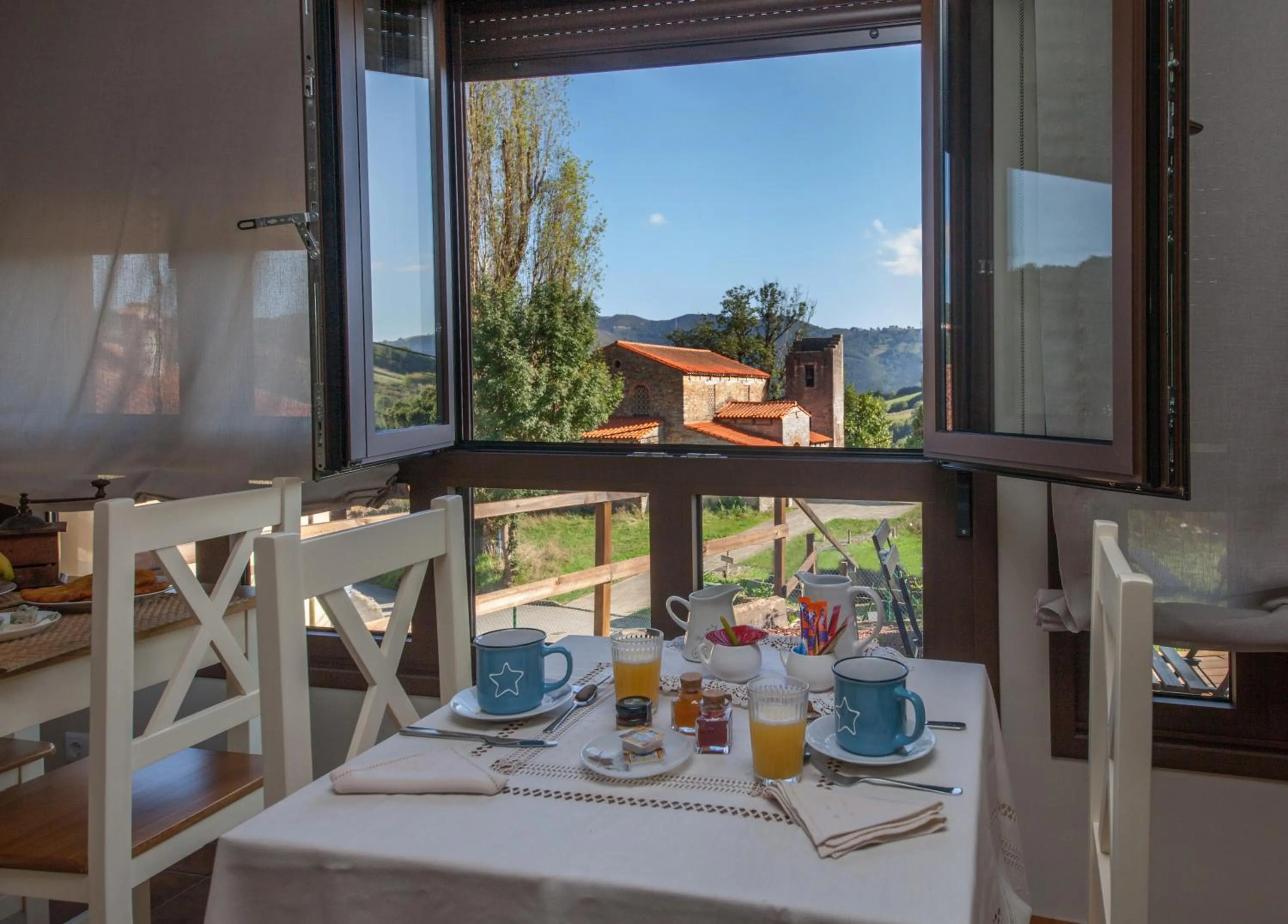 Breakfast in El Mirador de Bendones