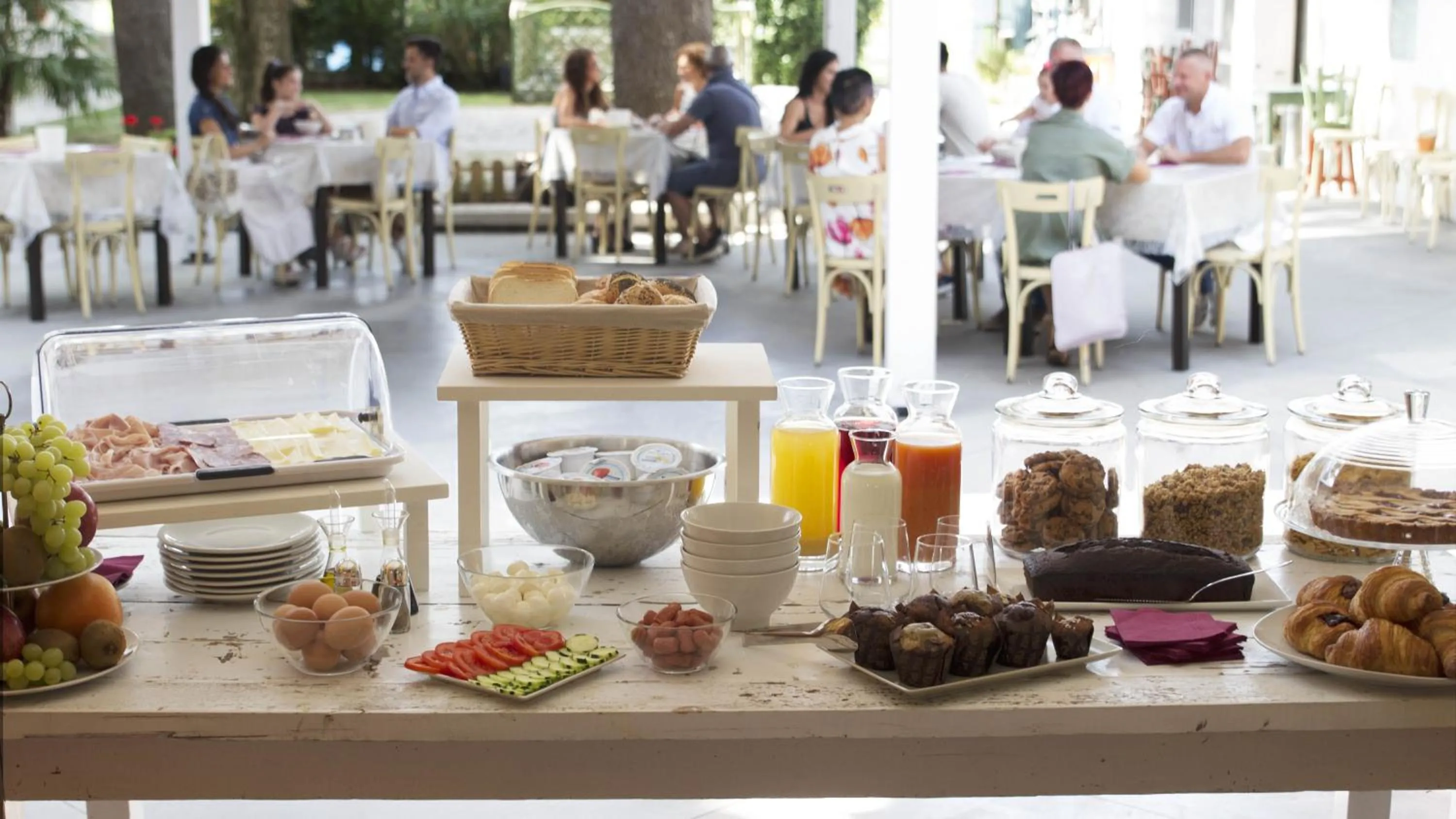 Breakfast in Casanova Inn