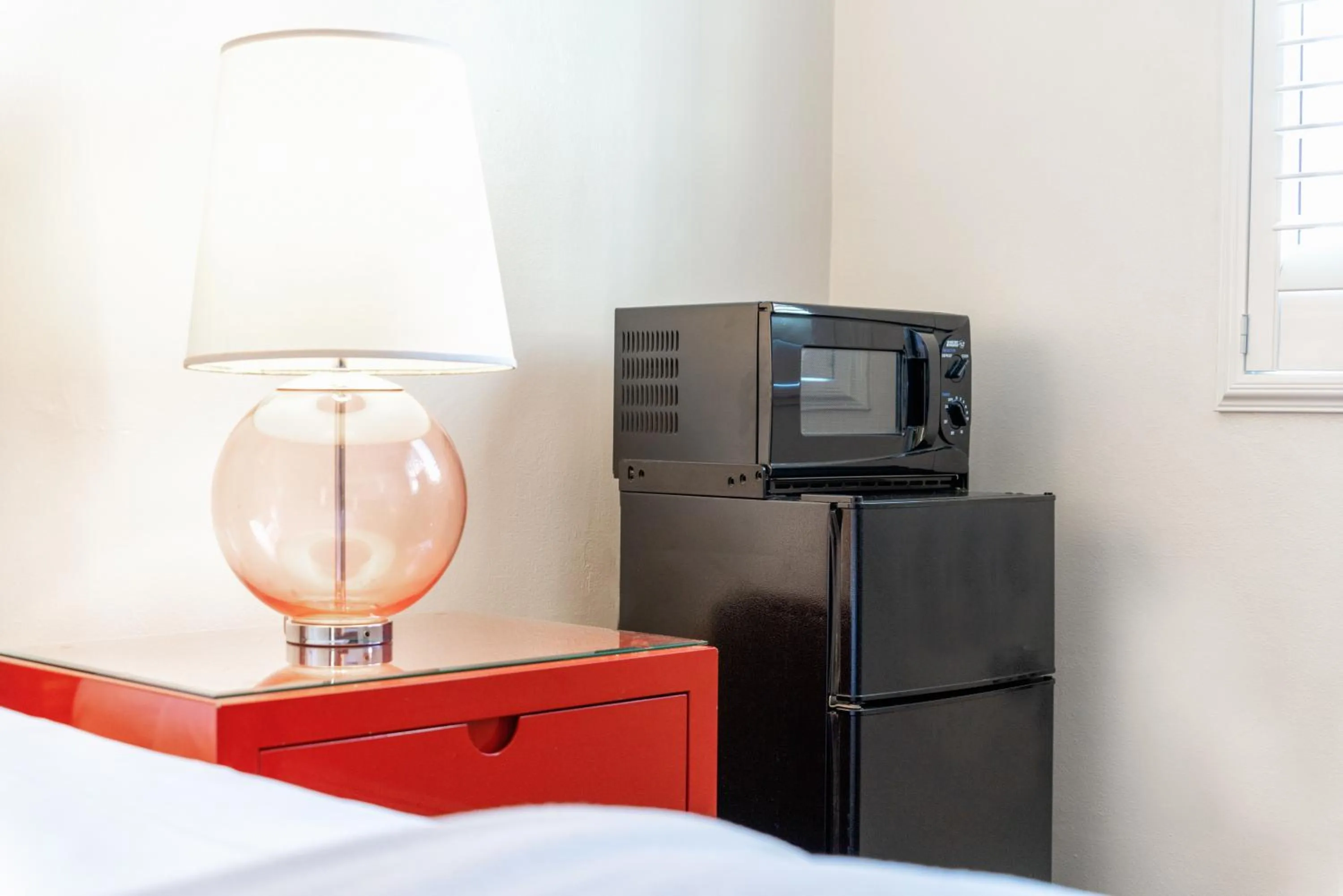 TV/Entertainment Center in Hollywood Downtowner Inn