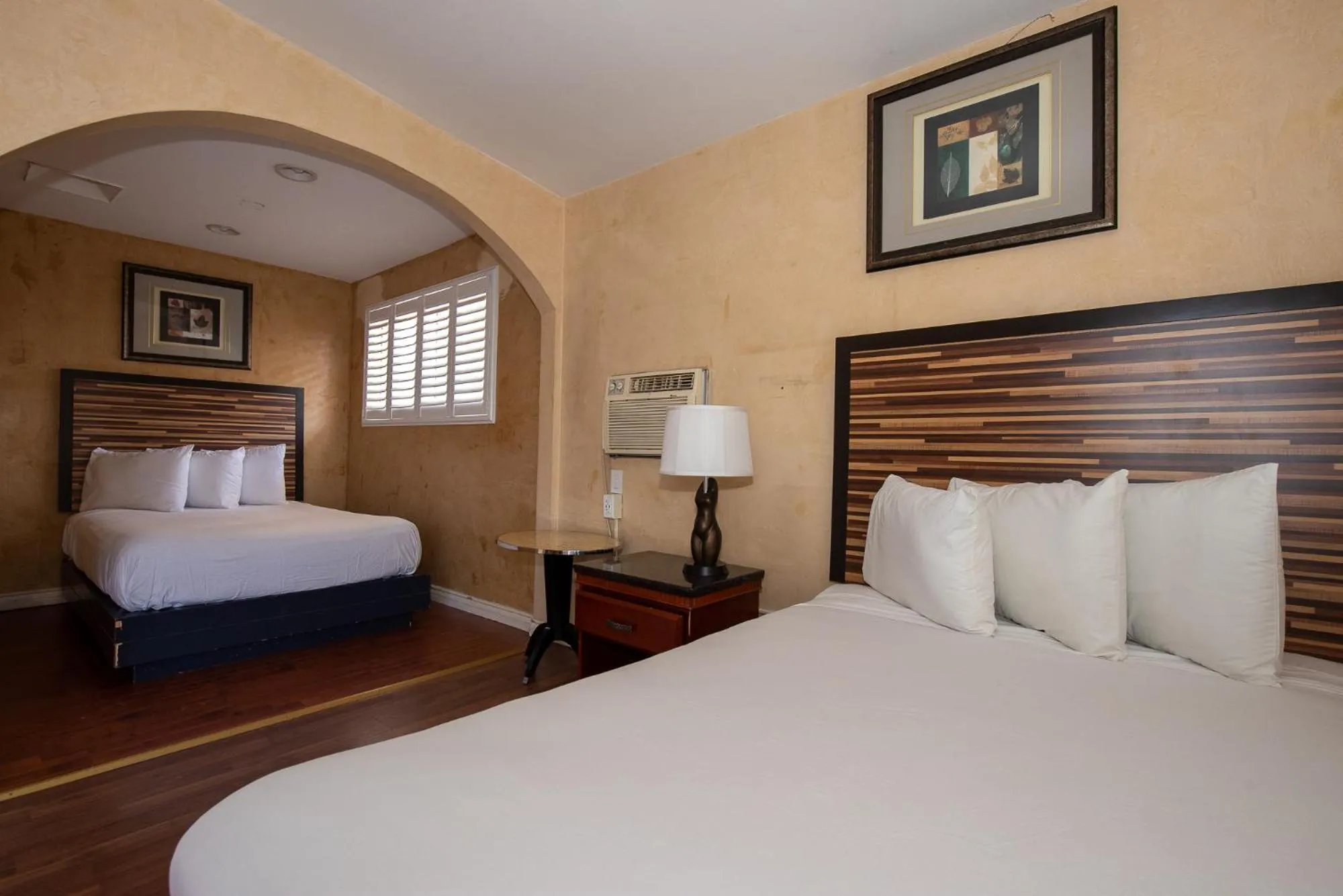 Hollywood Downtowner Inn