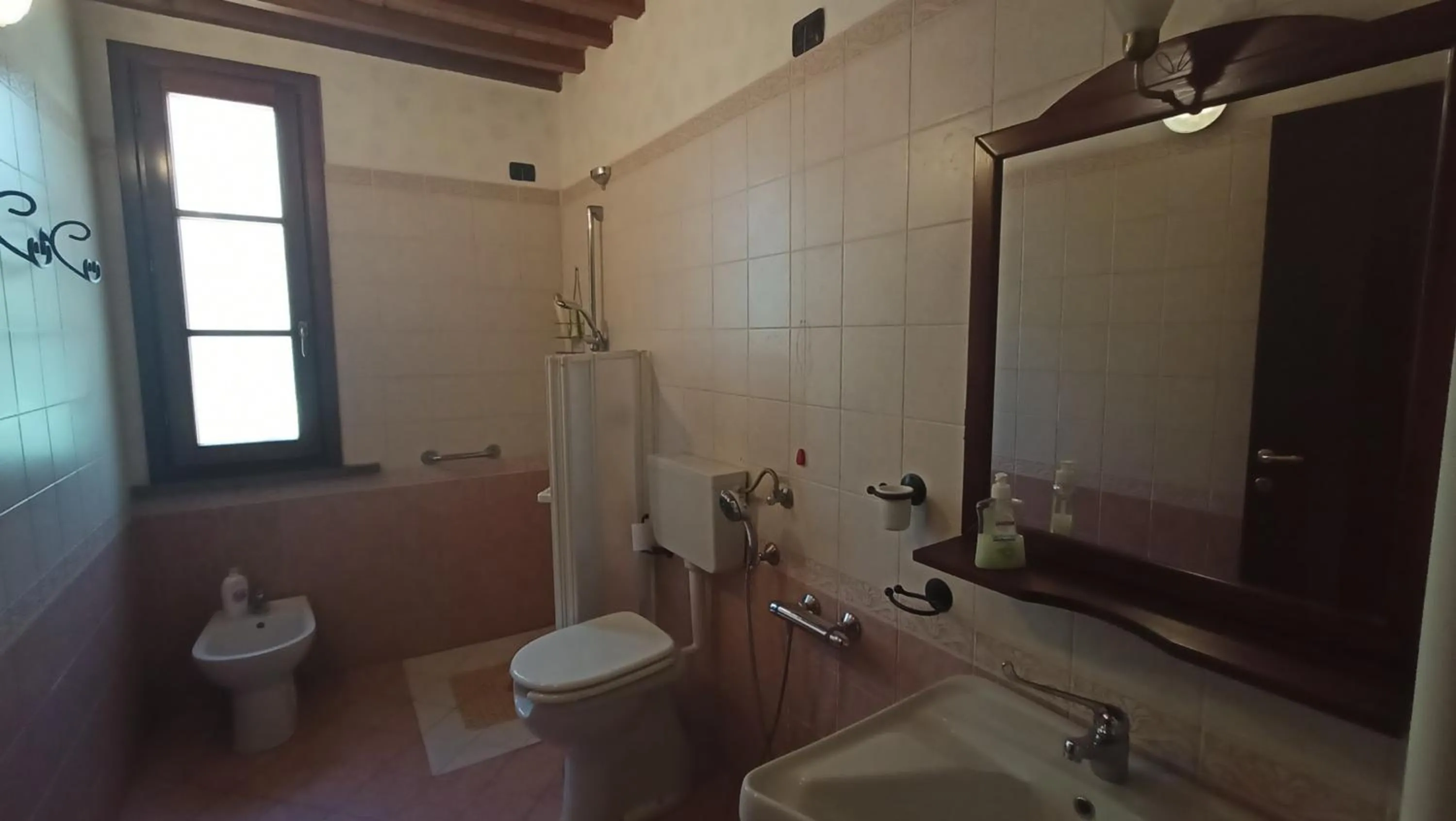 Shower in il Chiassetto Agriturismo No Kids