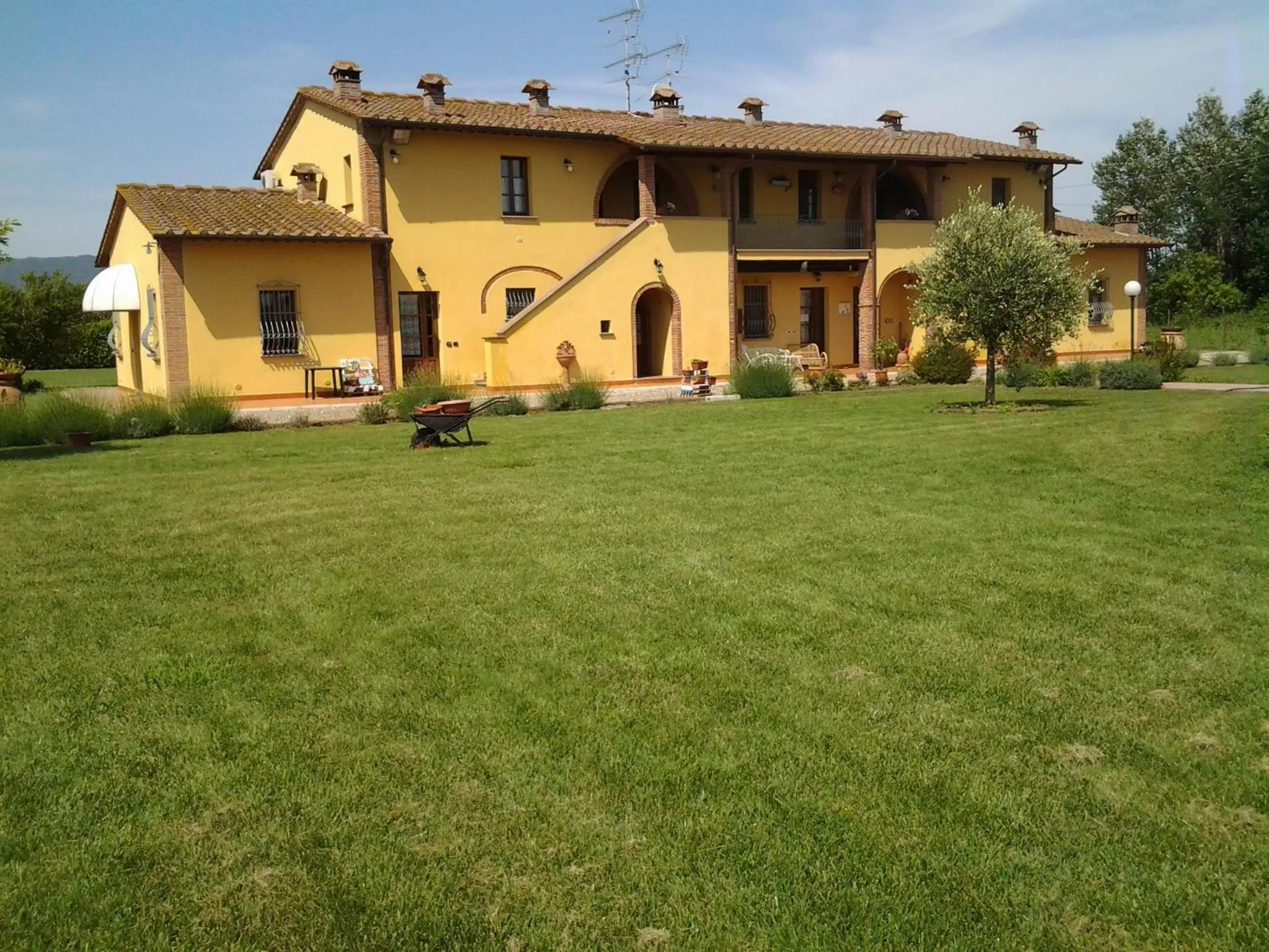 Facade/entrance in il Chiassetto Agriturismo No Kids