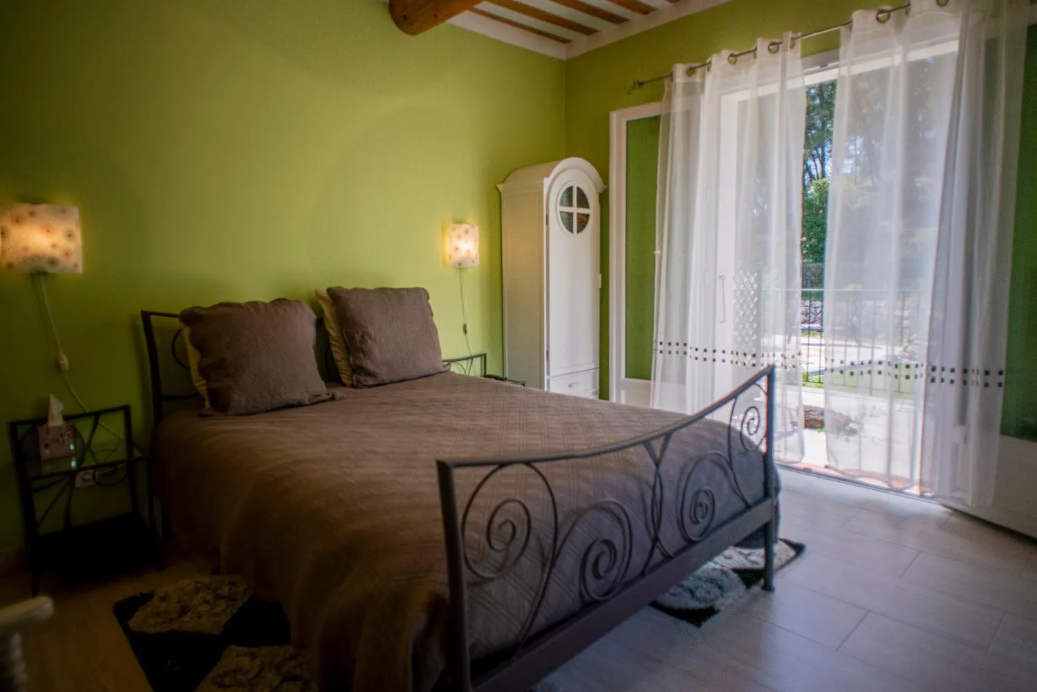 Bed in Les Manaux en Provence