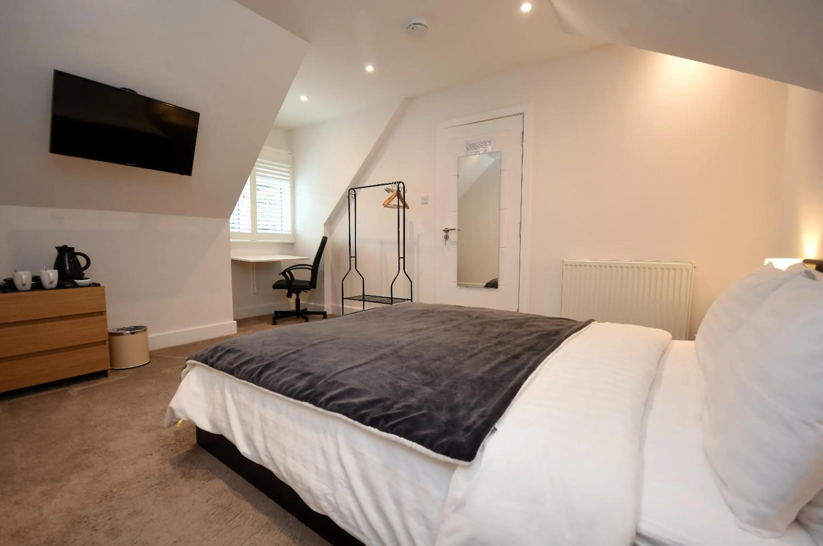 Bedroom, Bed in Apple Tree Place B&B