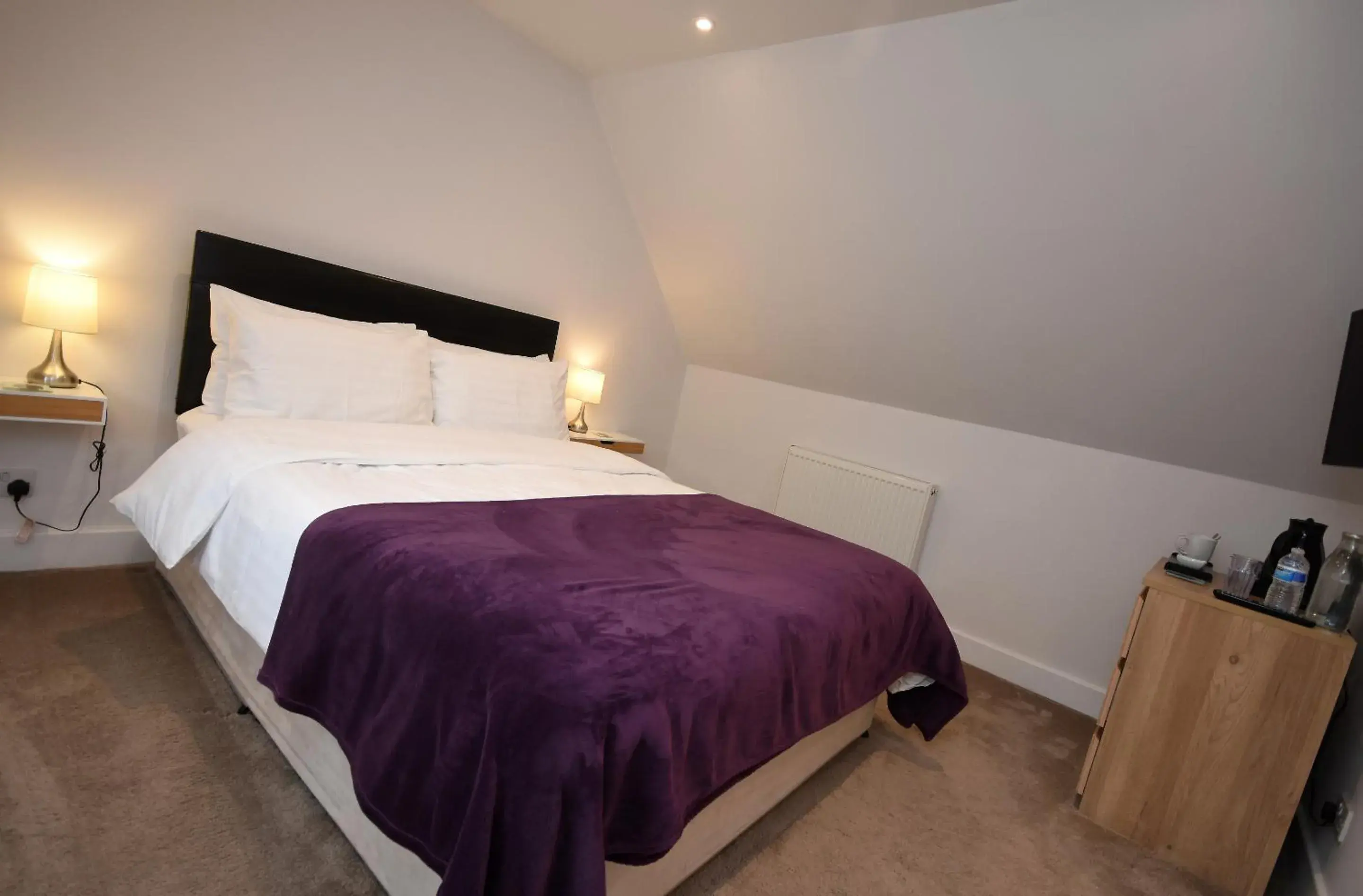 Deluxe King Room - single occupancy in Apple Tree Place B&B Deluxe King Room - single occupancy in Apple Tree Place B&B