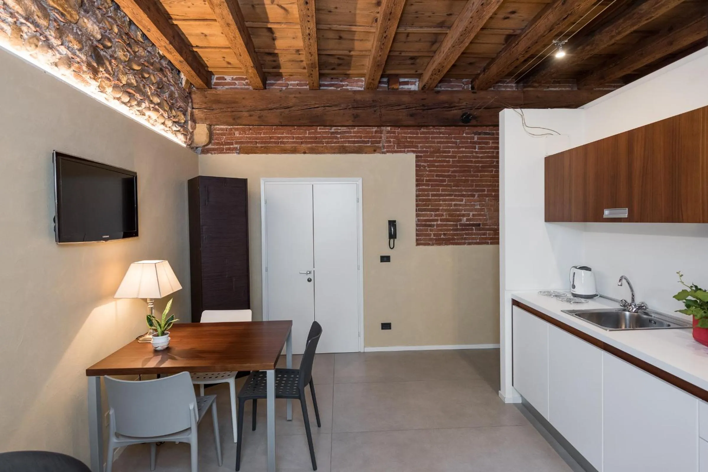 Kitchen or kitchenette in Il Vicolo Aparthotel Verona