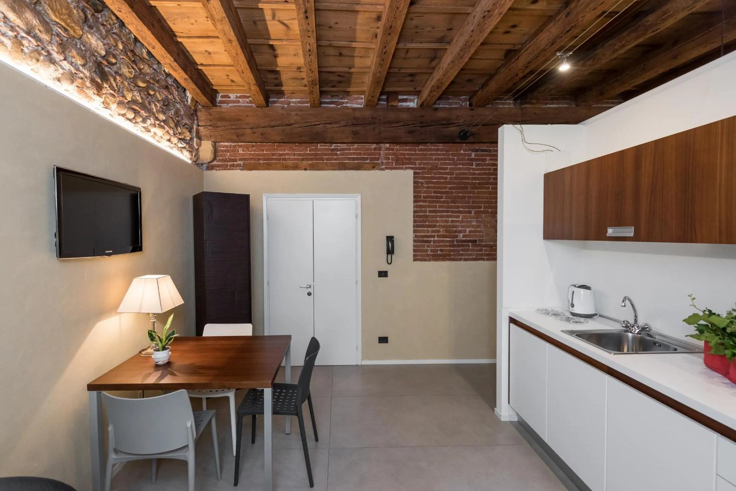 Kitchen or kitchenette in Il Vicolo Aparthotel Verona