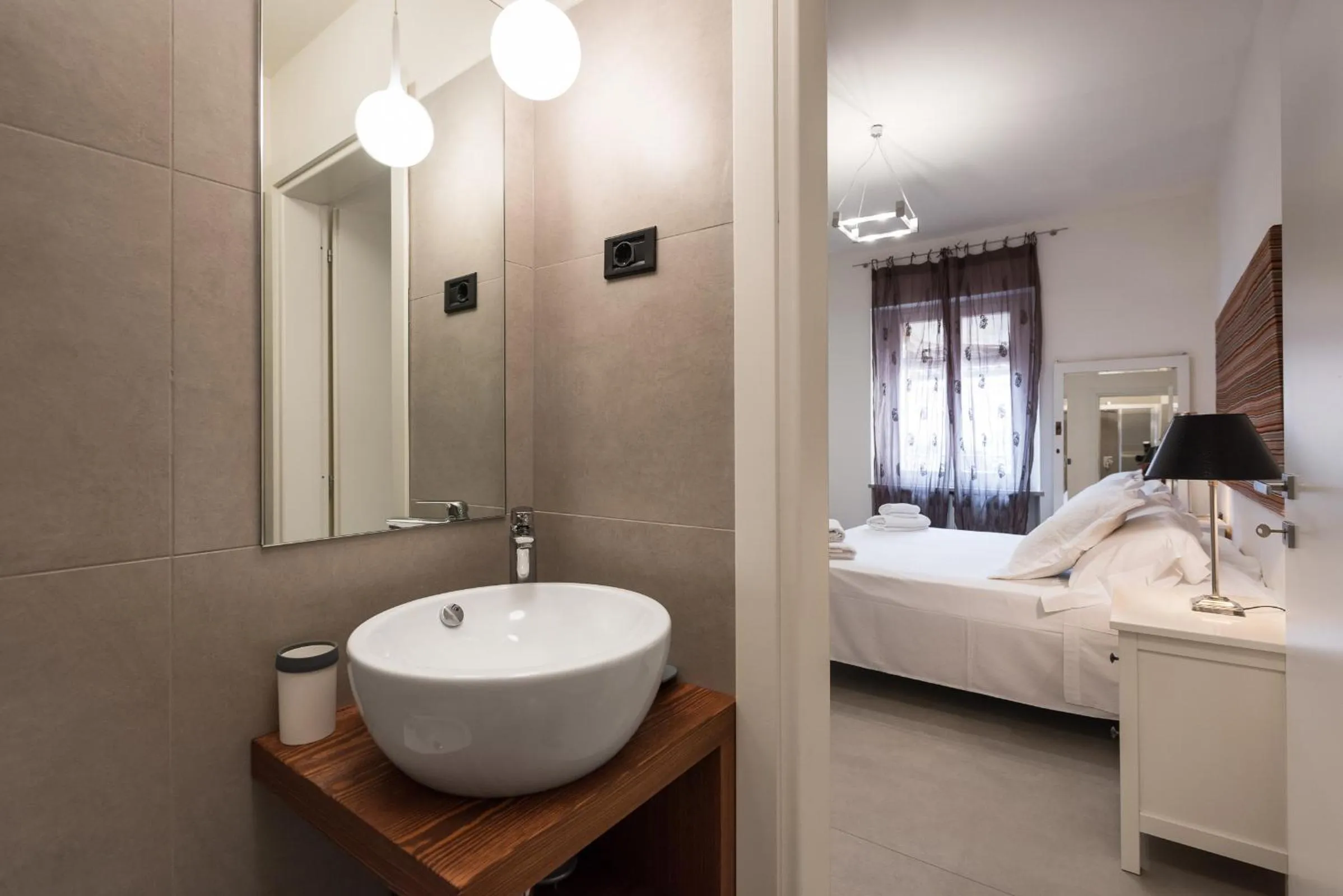 Decorative detail, Bed in Il Vicolo Aparthotel Verona