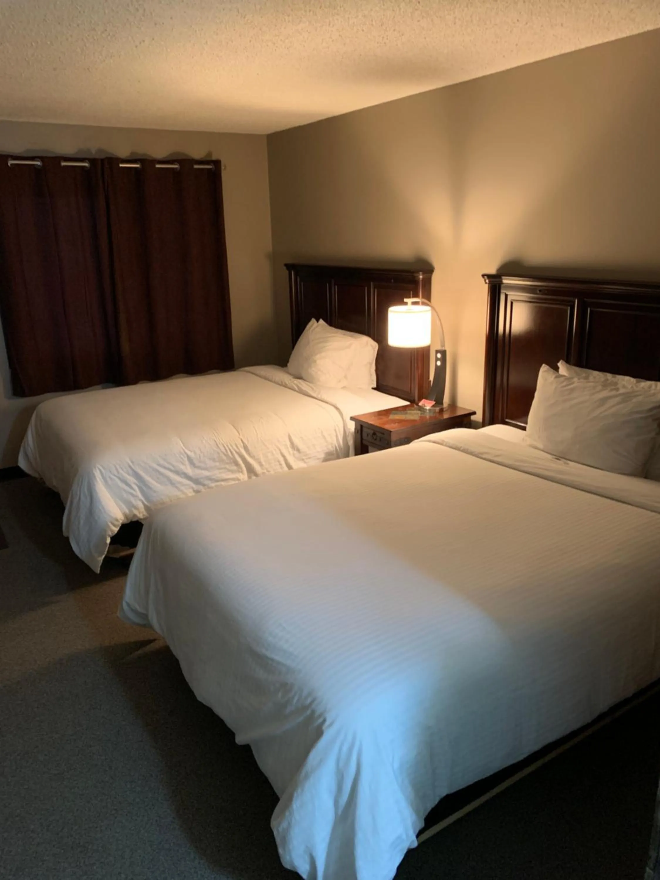 Jolly Giant Pub & Motel