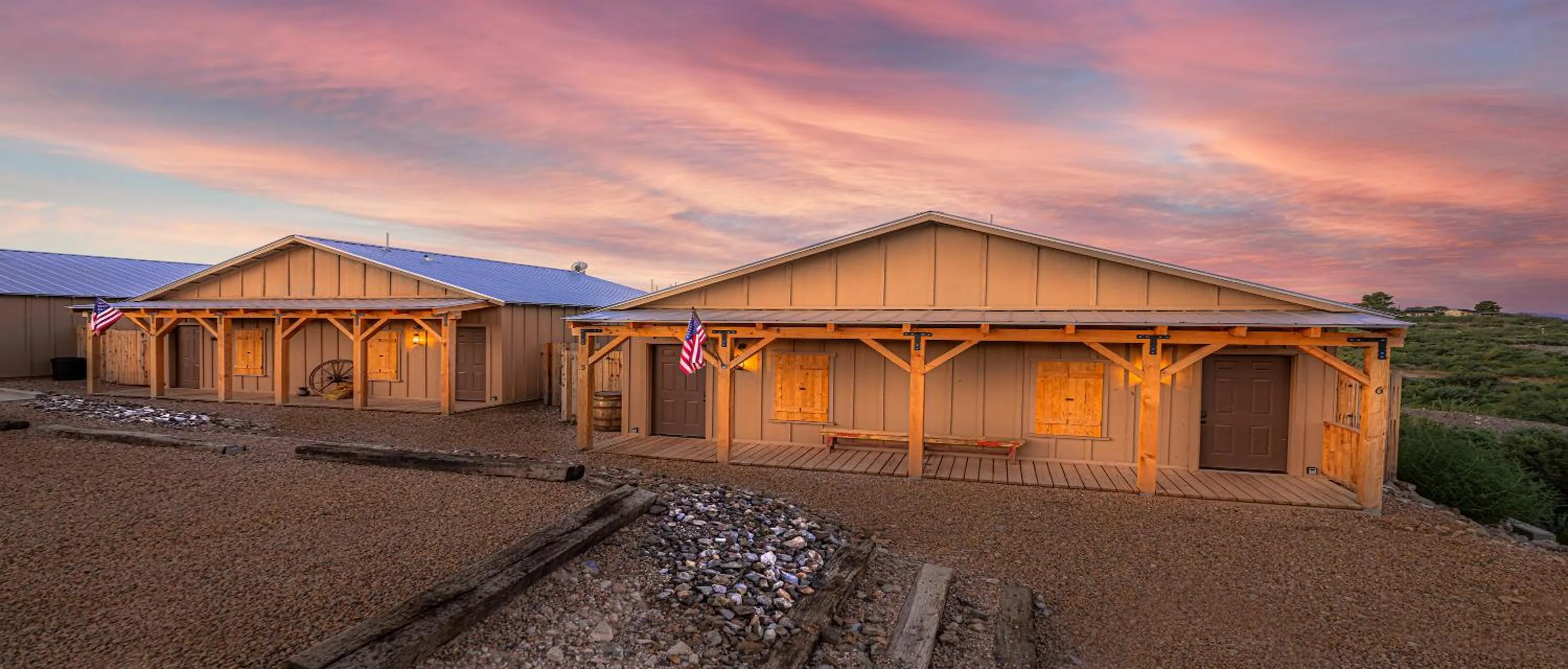 Property building in -Pet Friendly- Miners Cabin #5 -Two Double Beds - Private Balcony