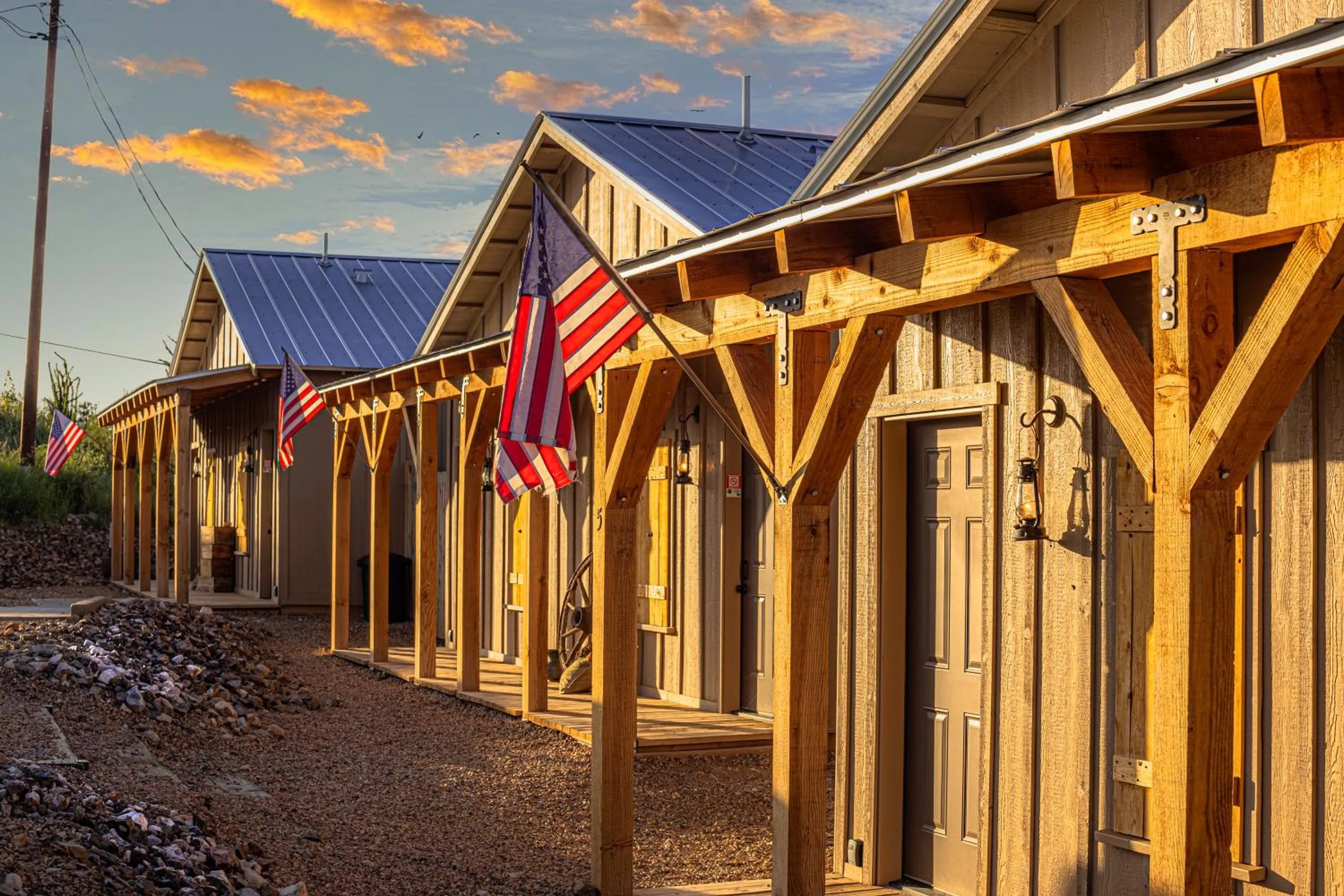 Property building in -Pet Friendly- Miners Cabin #5 -Two Double Beds - Private Balcony