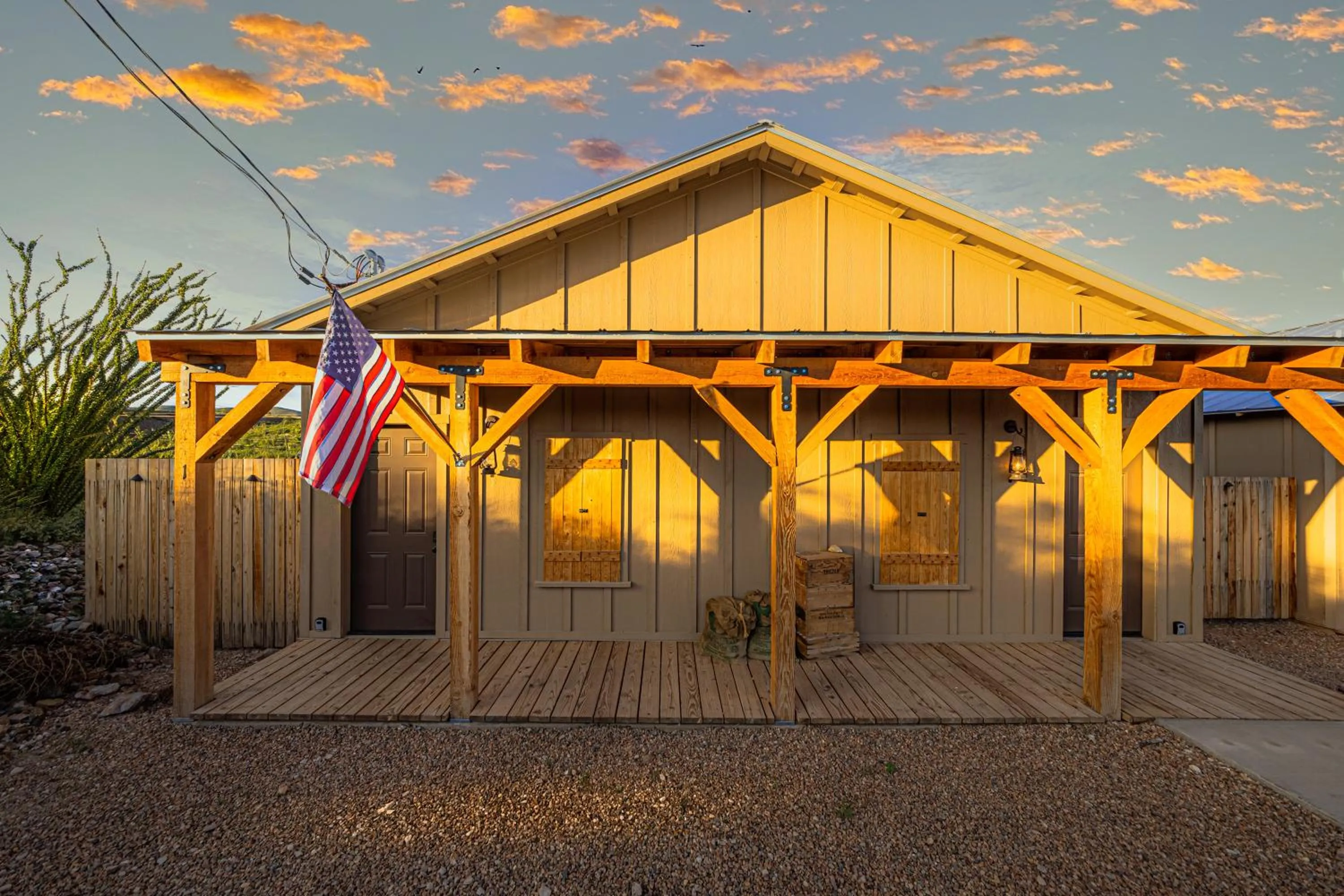 Property building in -Pet Friendly- Miners Cabin #5 -Two Double Beds - Private Balcony