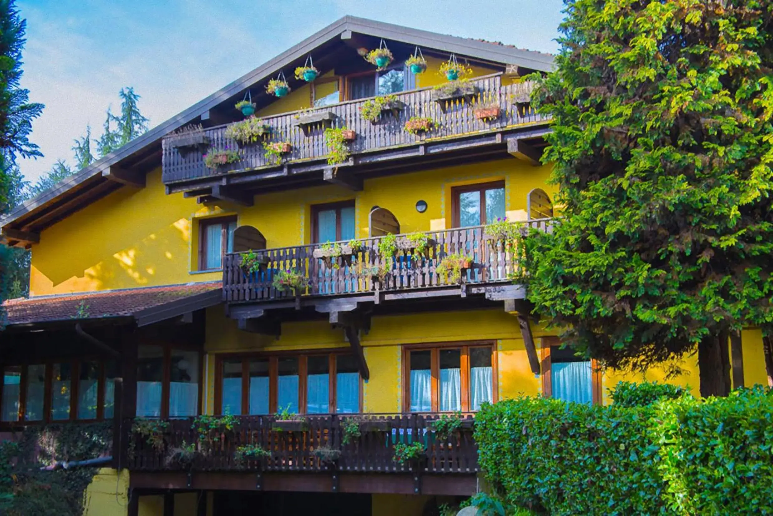 Facade/entrance in Hotel Ristorante La Perla Facade/entrance in Hotel Ristorante La Perla