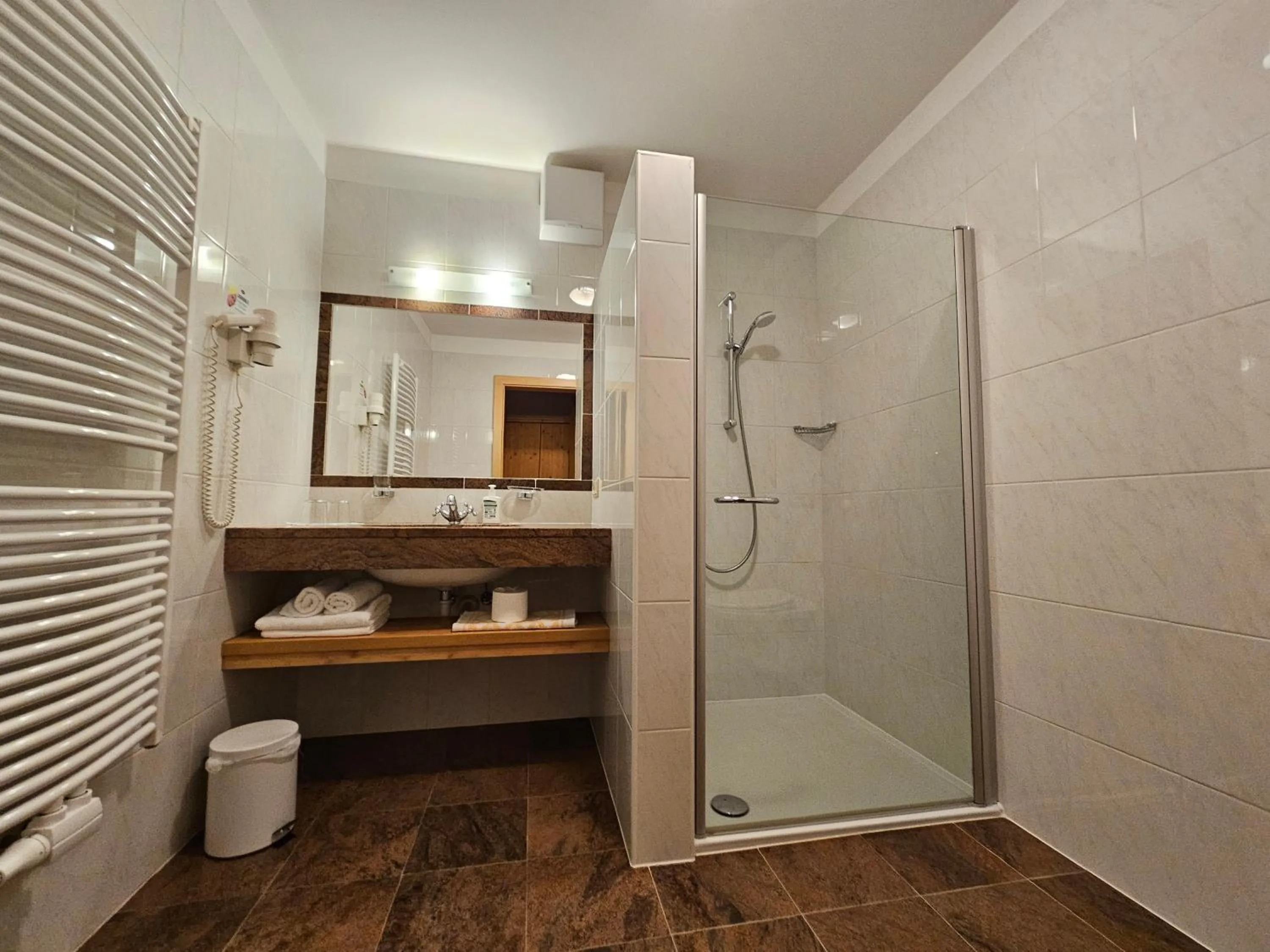 Shower in Hotel Pichlerhof