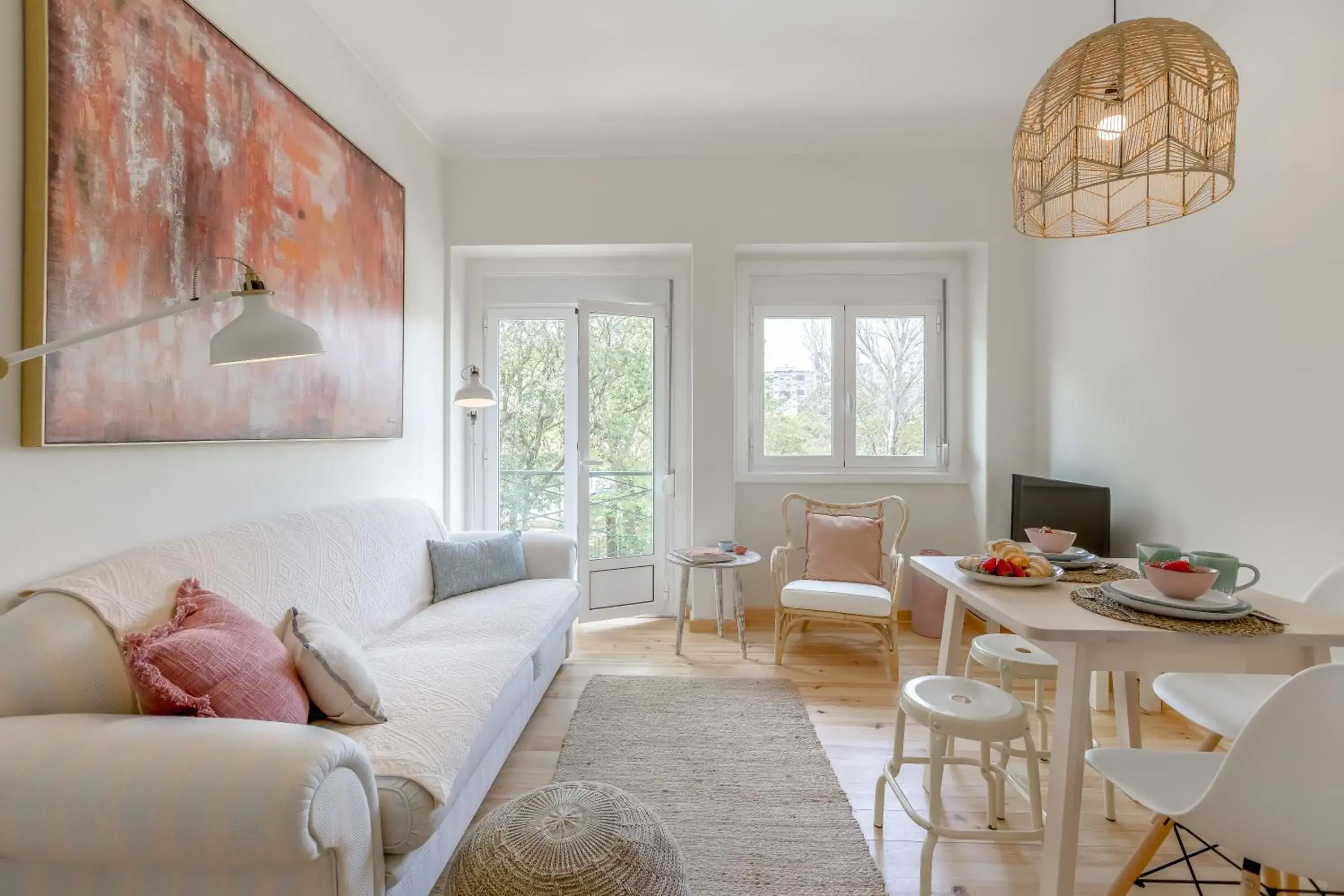 Sunny, Bright and Quiet Apartment, By TimeCooler Sunny, Bright and Quiet Apartment, By TimeCooler