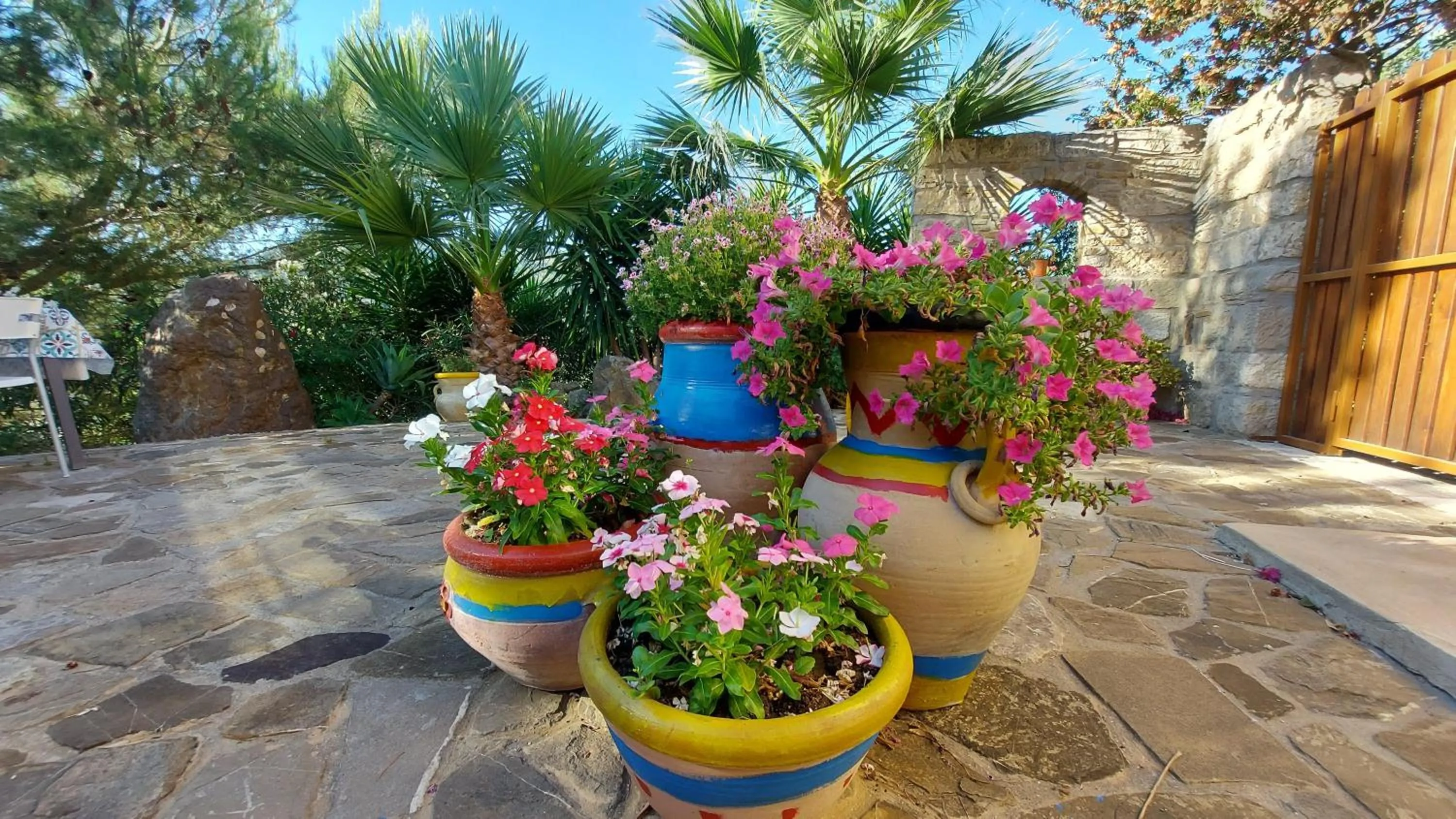 Garden view in La Suite Di Segesta