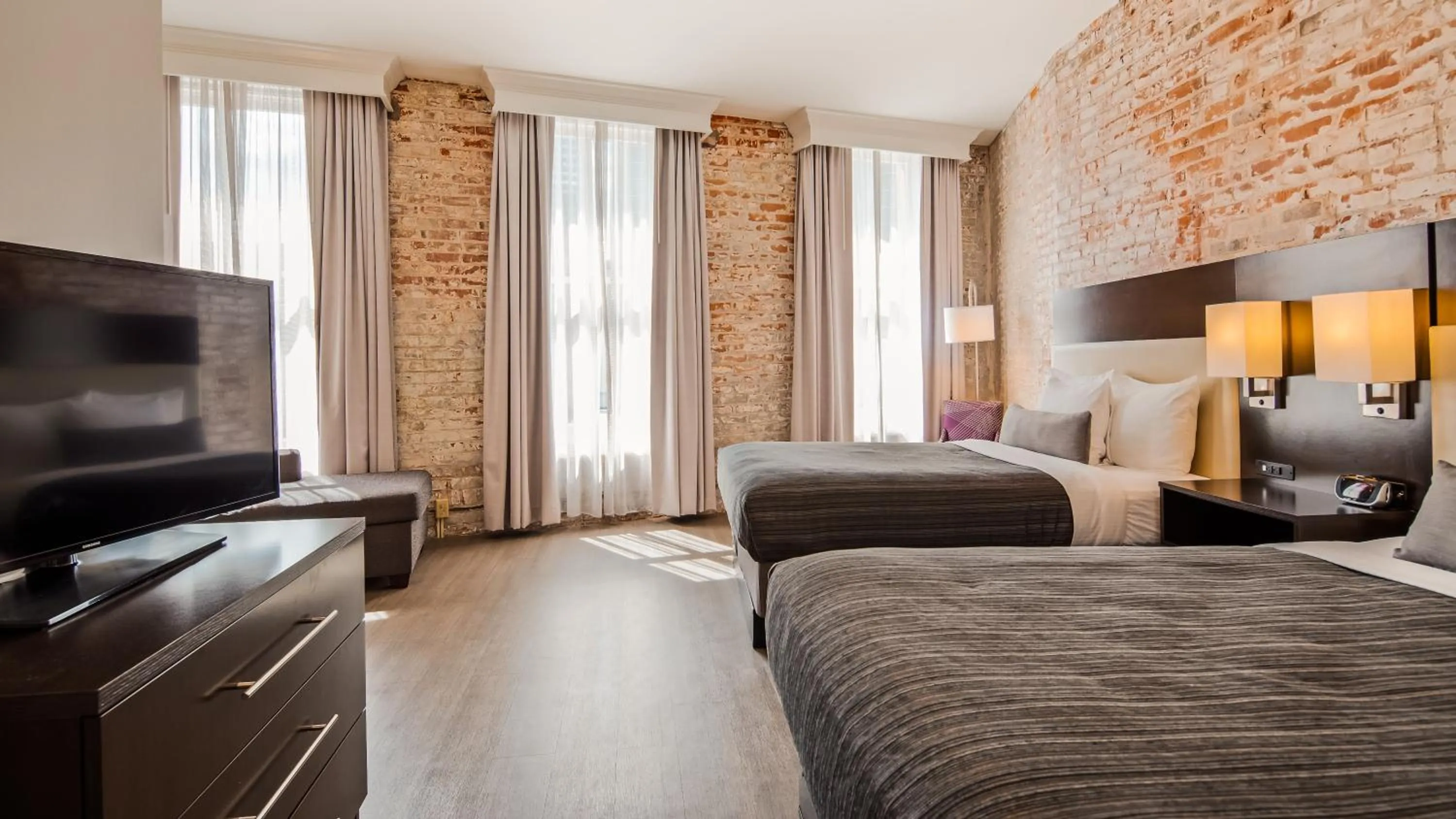 Bedroom, Bed in Best Western Plus St. Christopher Hotel