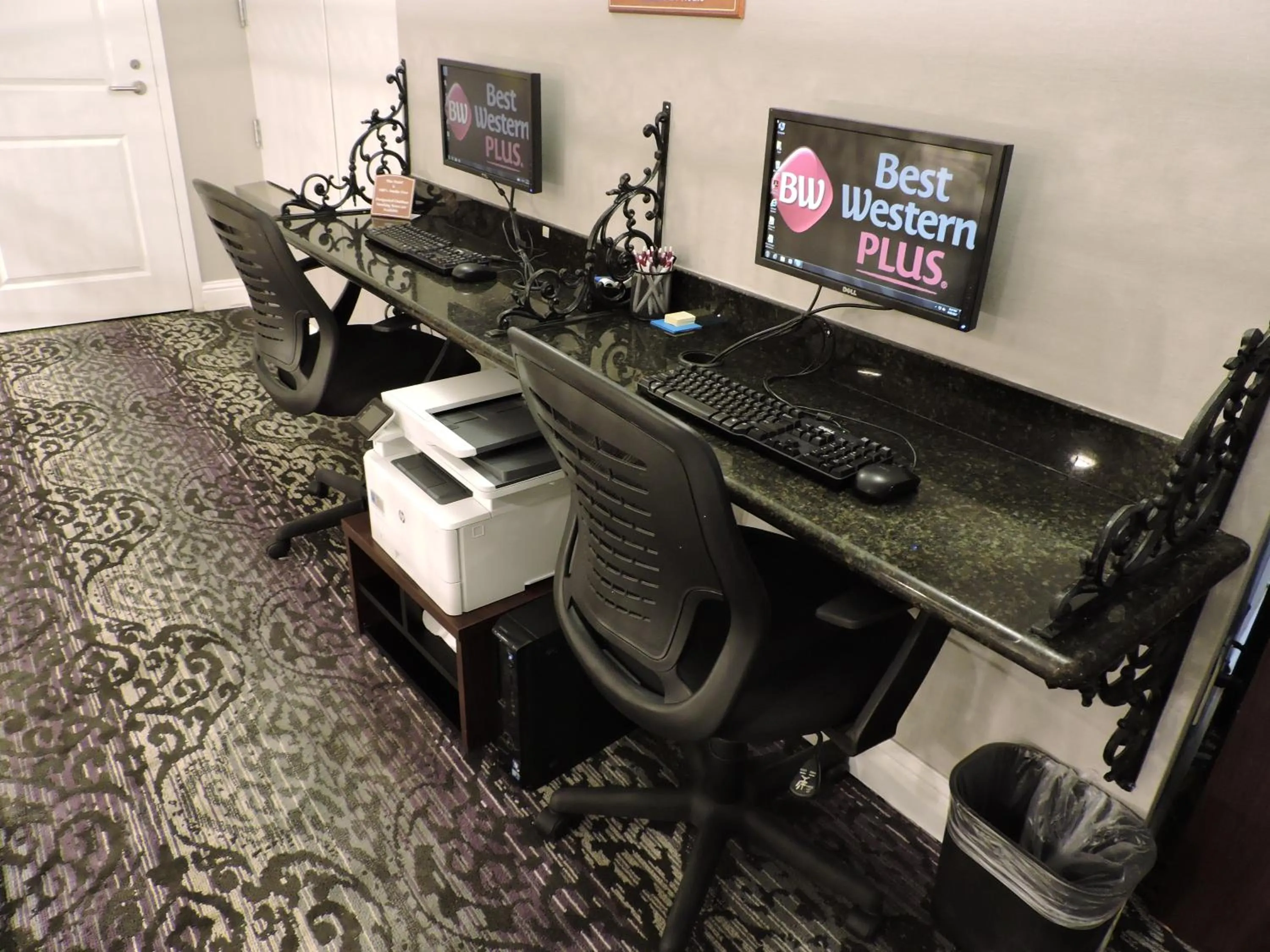 Business facilities in Best Western Plus St. Christopher Hotel