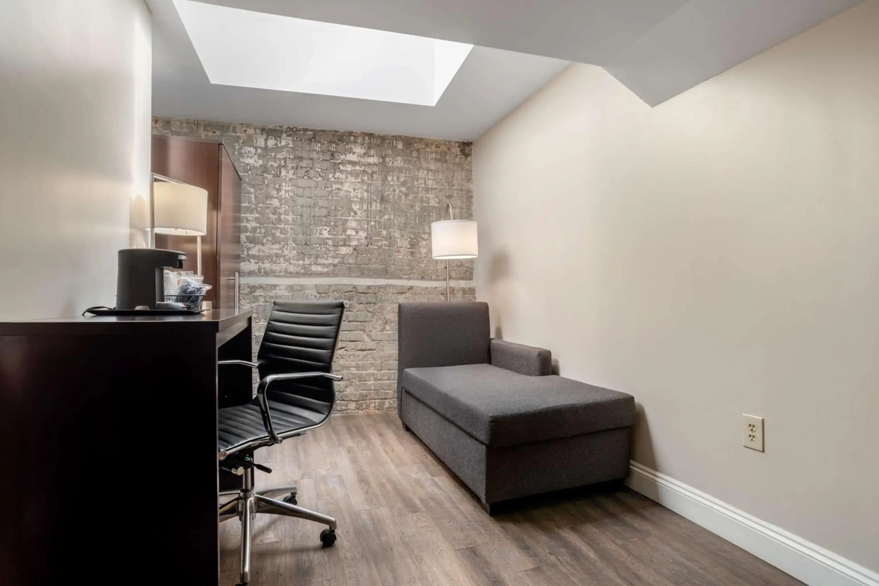 Bedroom in Best Western Plus St. Christopher Hotel Bedroom in Best Western Plus St. Christopher Hotel