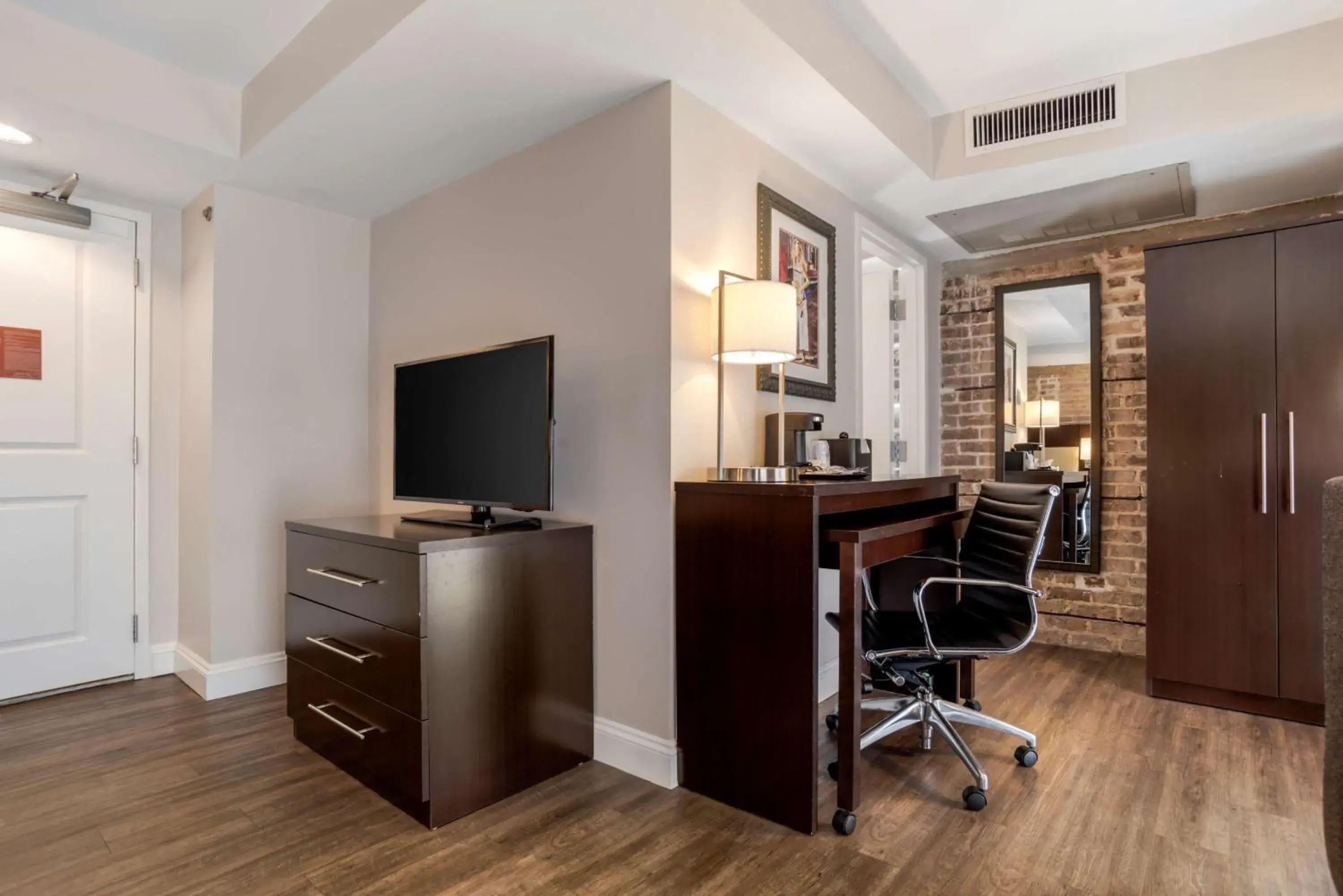 Bedroom in Best Western Plus St. Christopher Hotel Bedroom in Best Western Plus St. Christopher Hotel