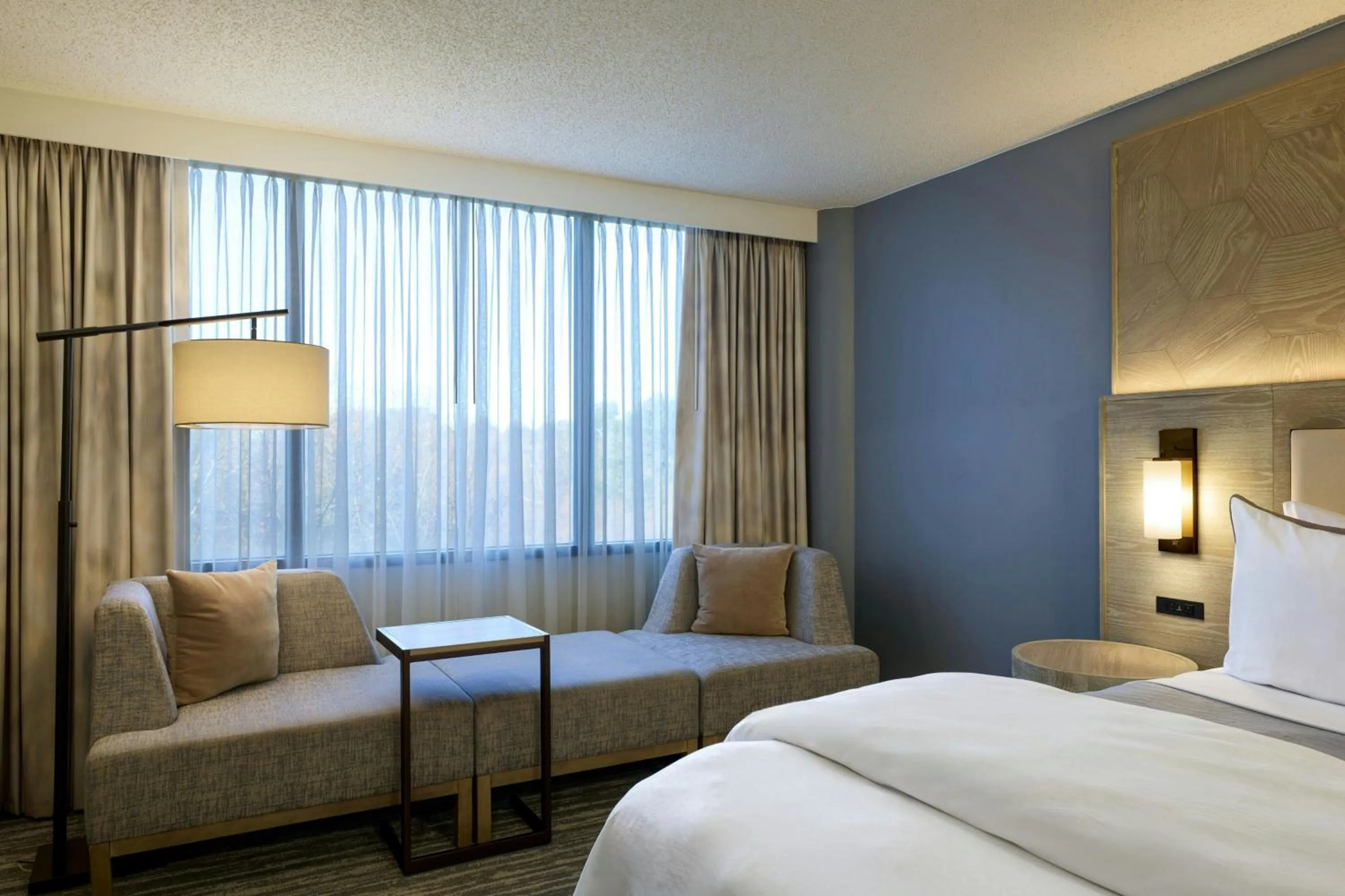 Photo of the whole room, Bed in The Westin Atlanta Airport